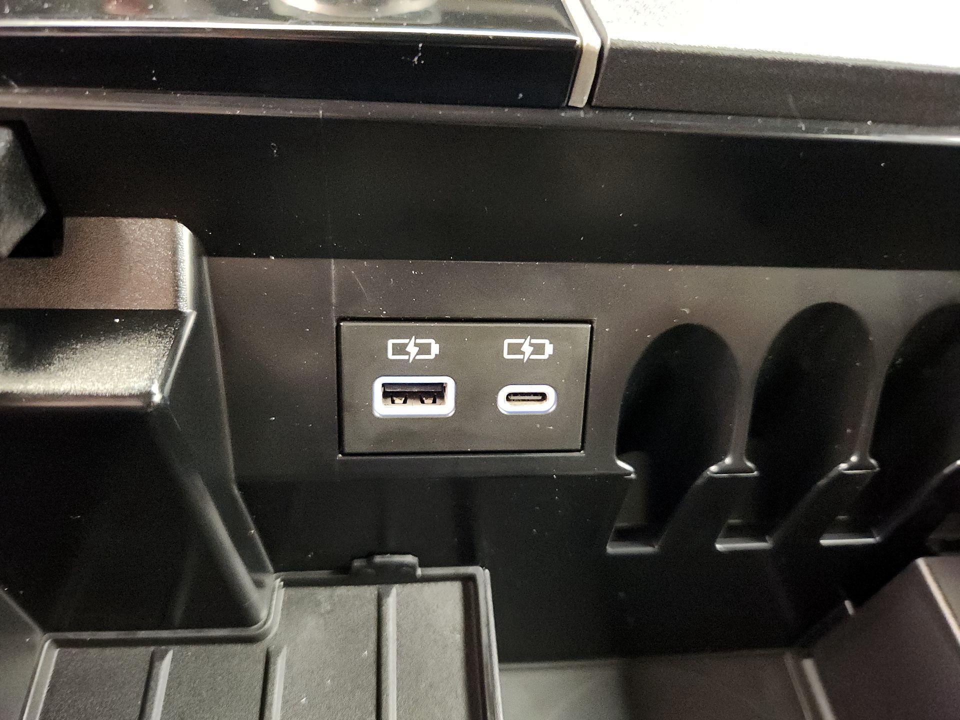 Thumbnail: 2025 Toyota Tundra - 18