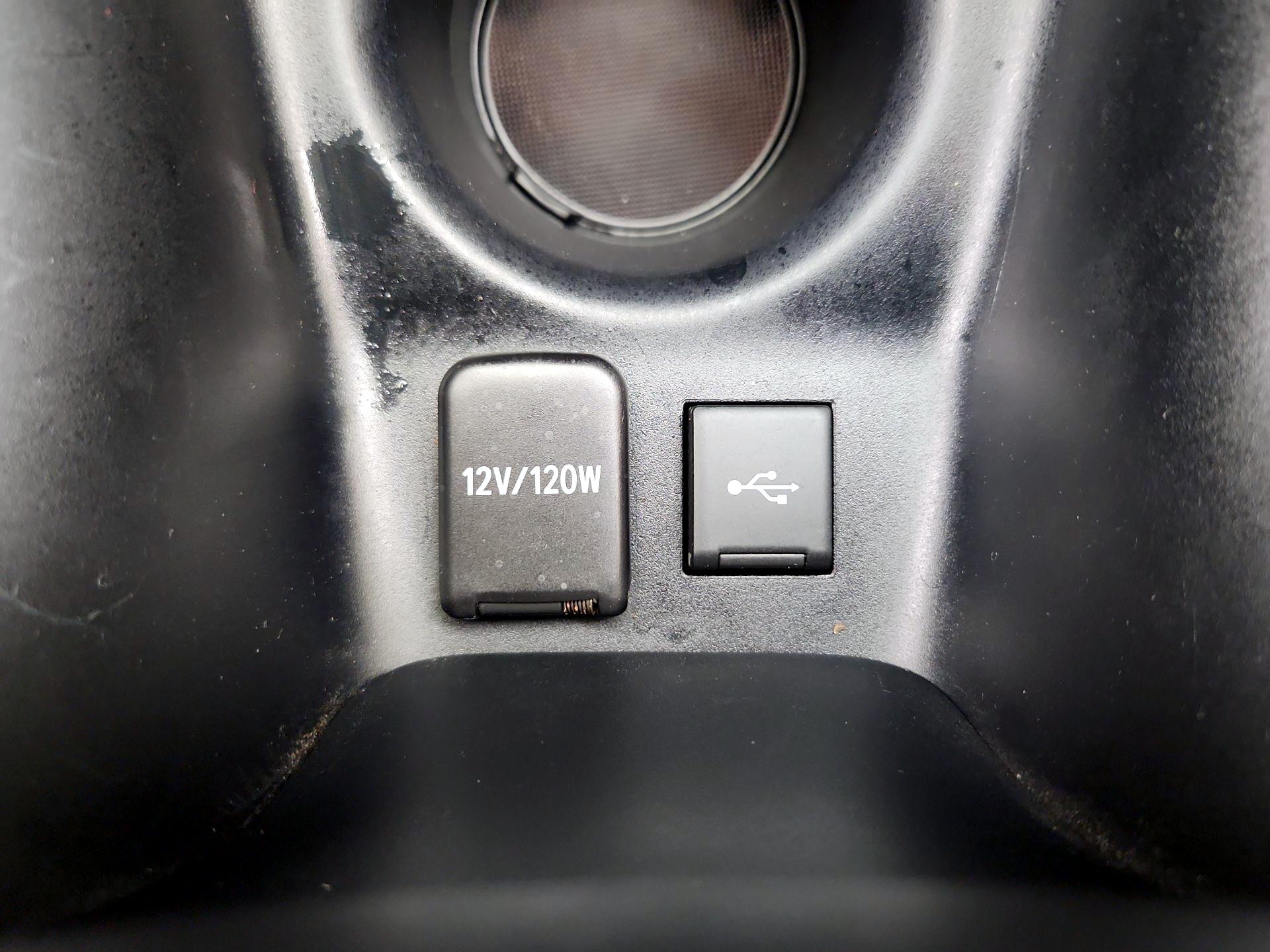 Thumbnail: 2022 Toyota Prius - 18