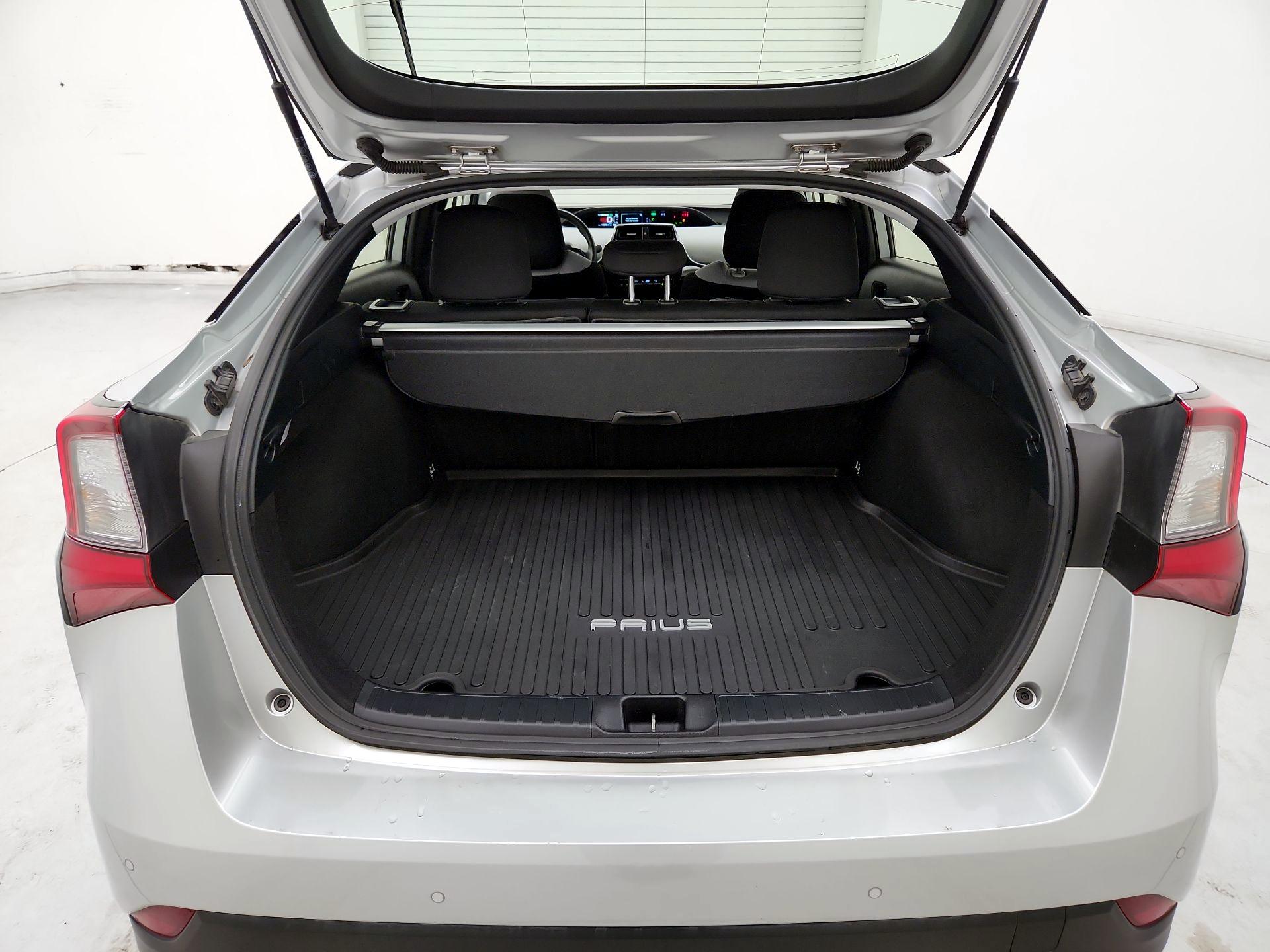 Thumbnail: 2022 Toyota Prius - 20