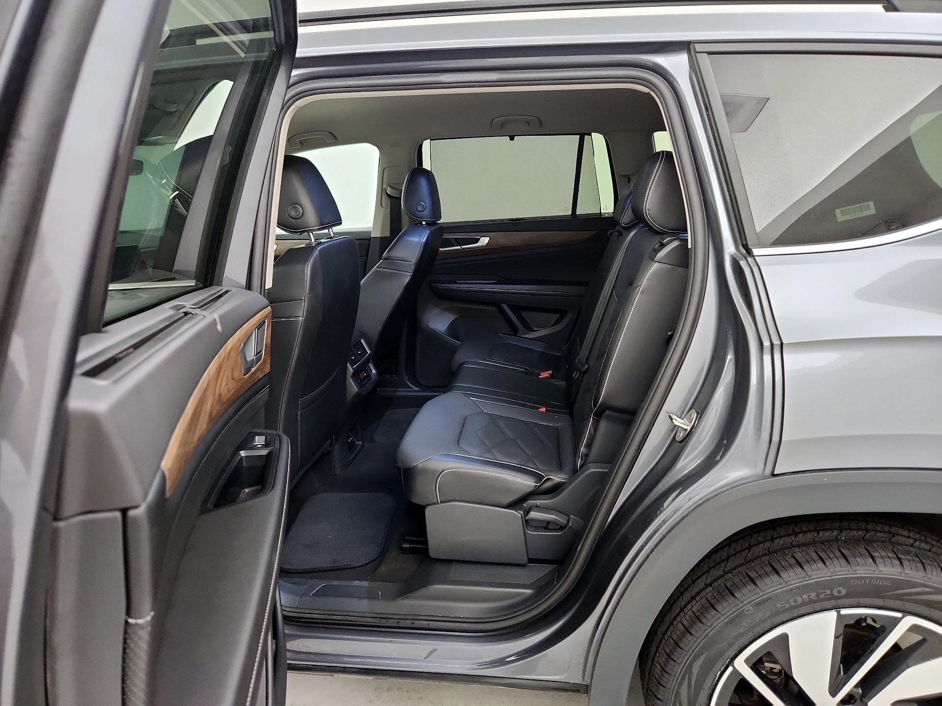 Thumbnail: 2024 Volkswagen Atlas - 19