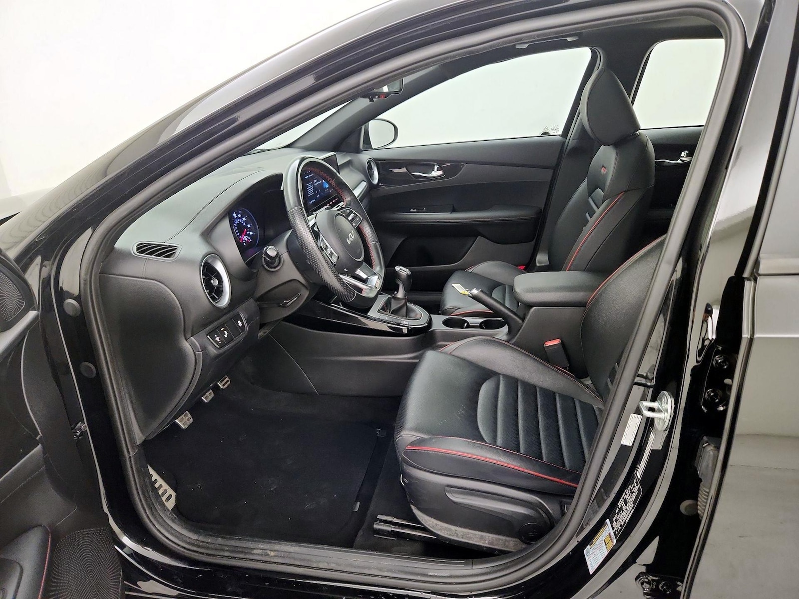 2023 Kia Forte GT - Photo 12