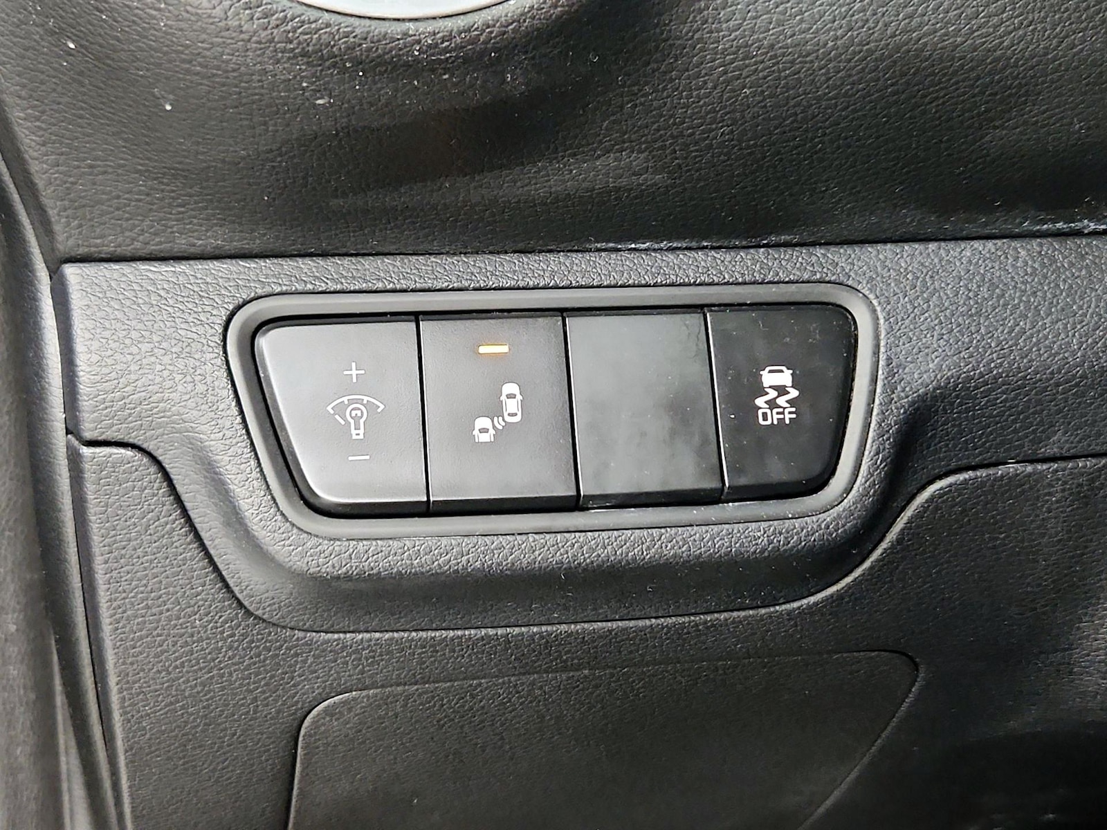 2023 Kia Forte GT - Photo 14