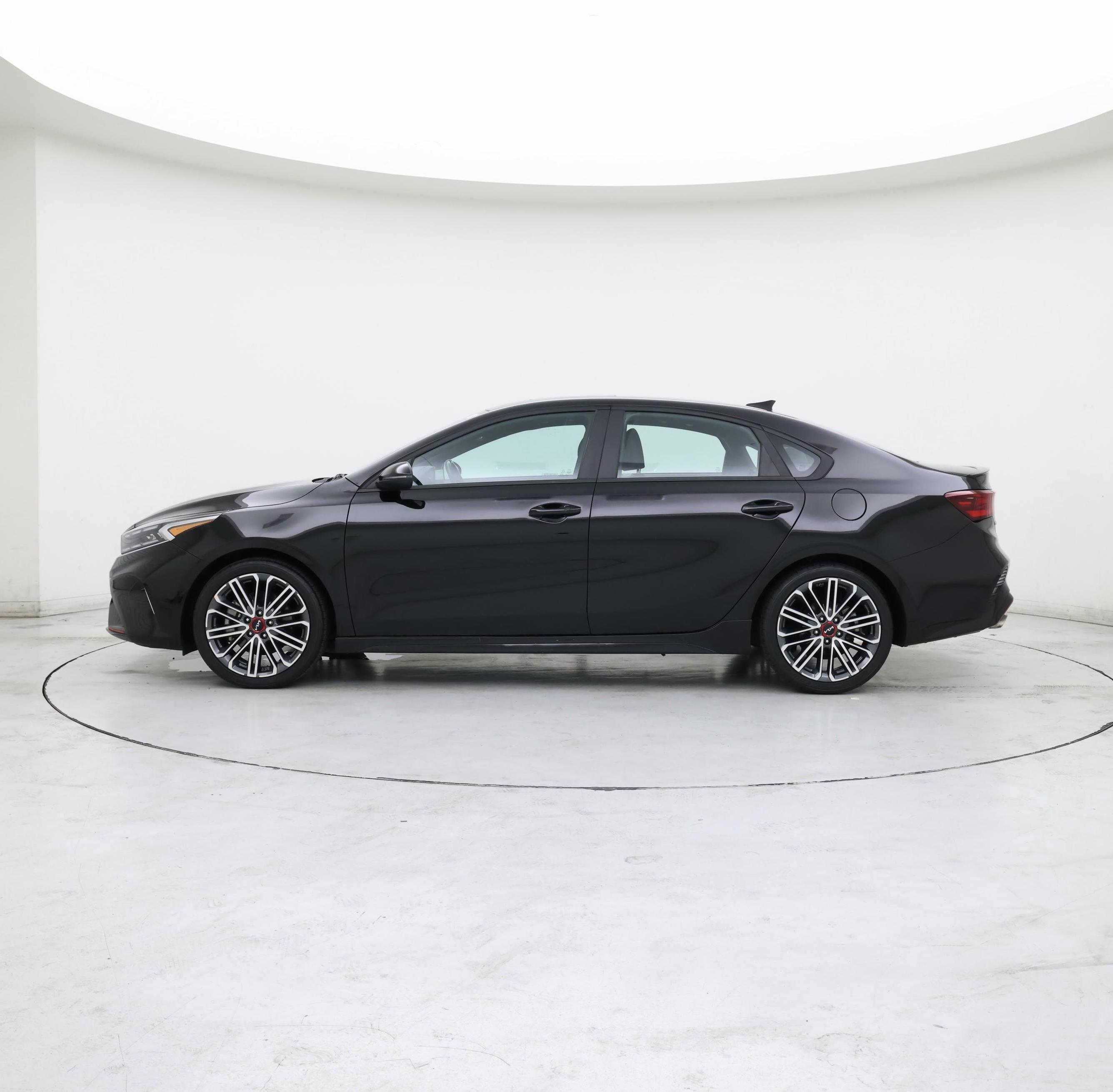 Thumbnail: 2023 Kia Forte - 3