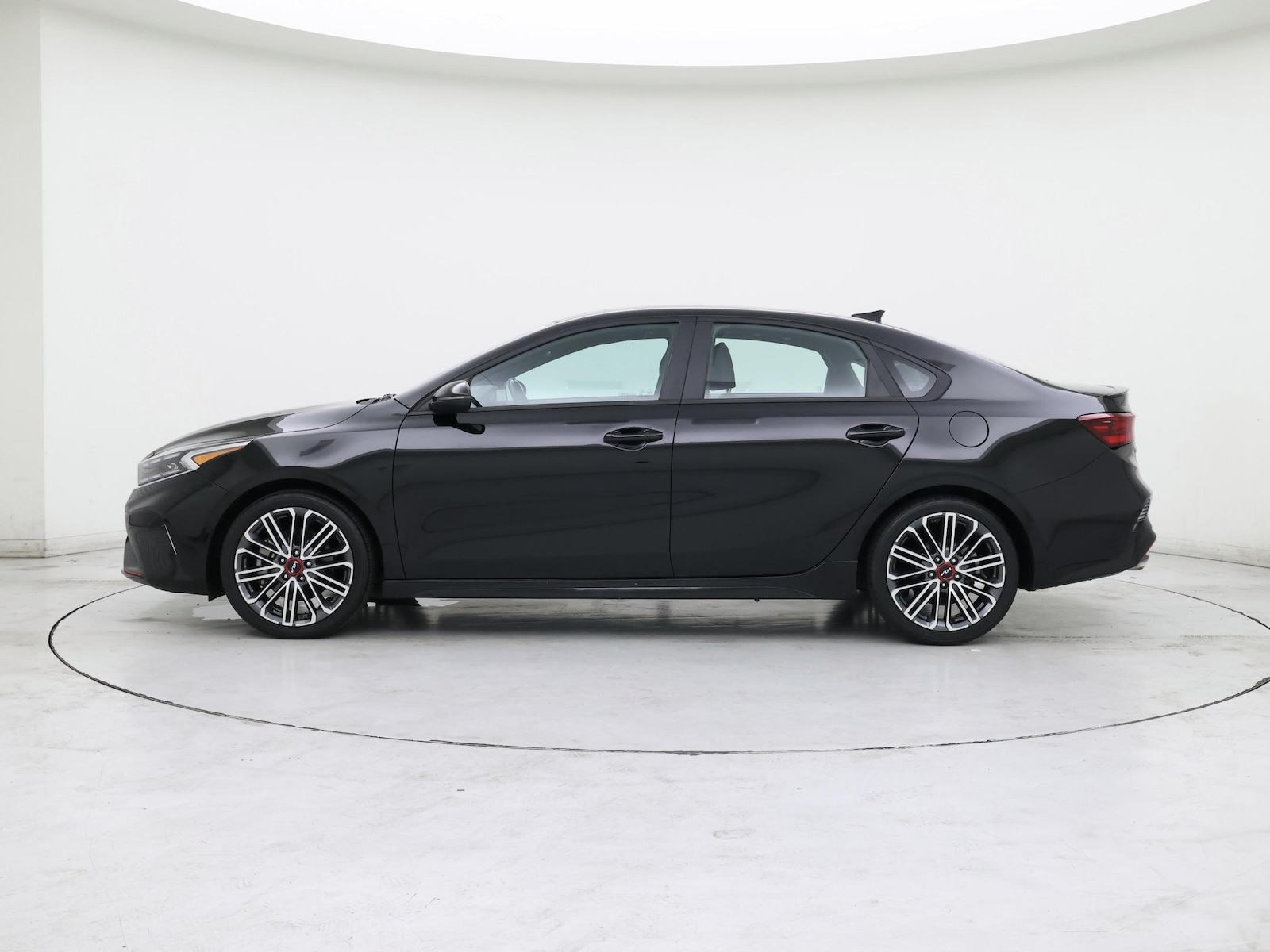 2023 Kia Forte GT - Photo 4