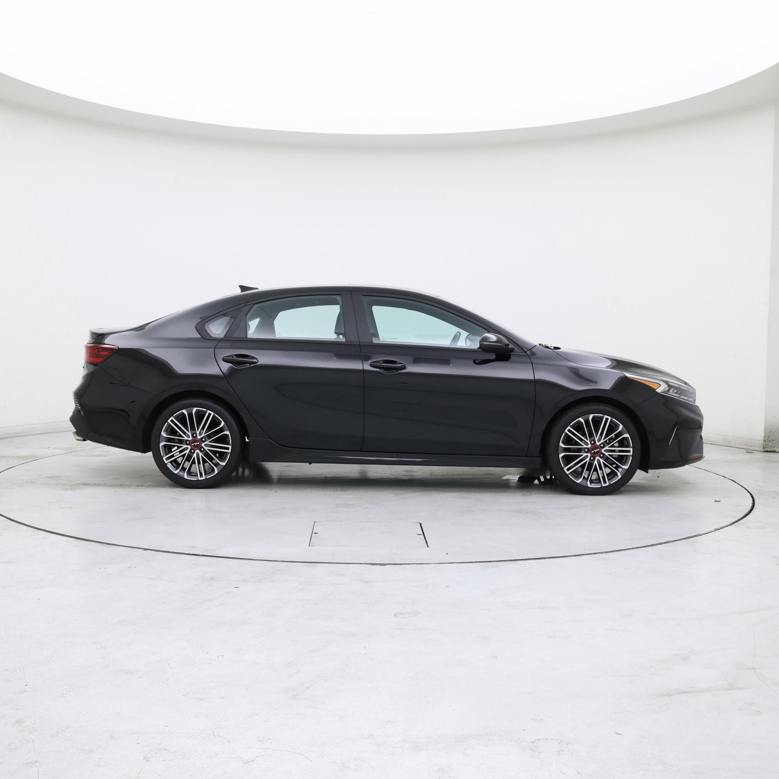 Thumbnail: 2023 Kia Forte - 7