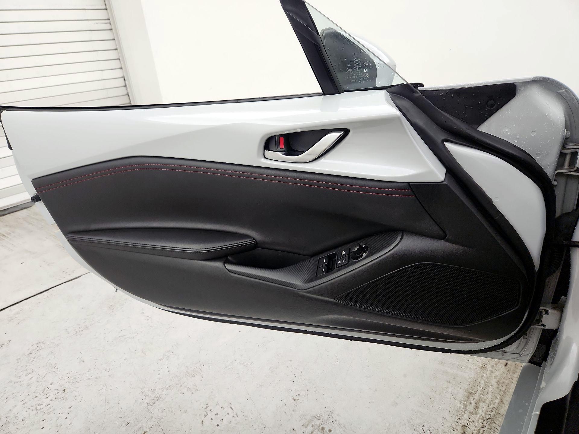 Thumbnail: 2019 Mazda MX-5 Miata - 12