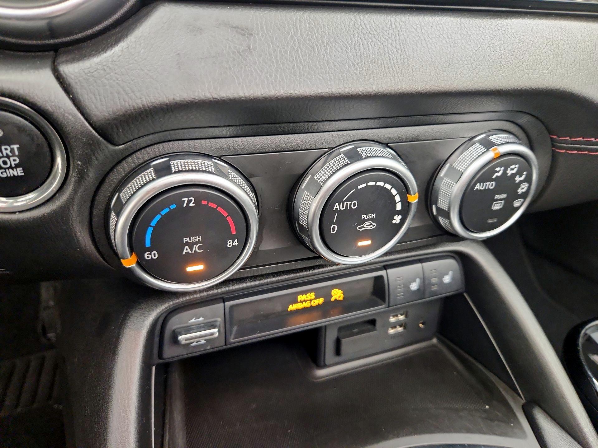 Thumbnail: 2019 Mazda MX-5 Miata - 16