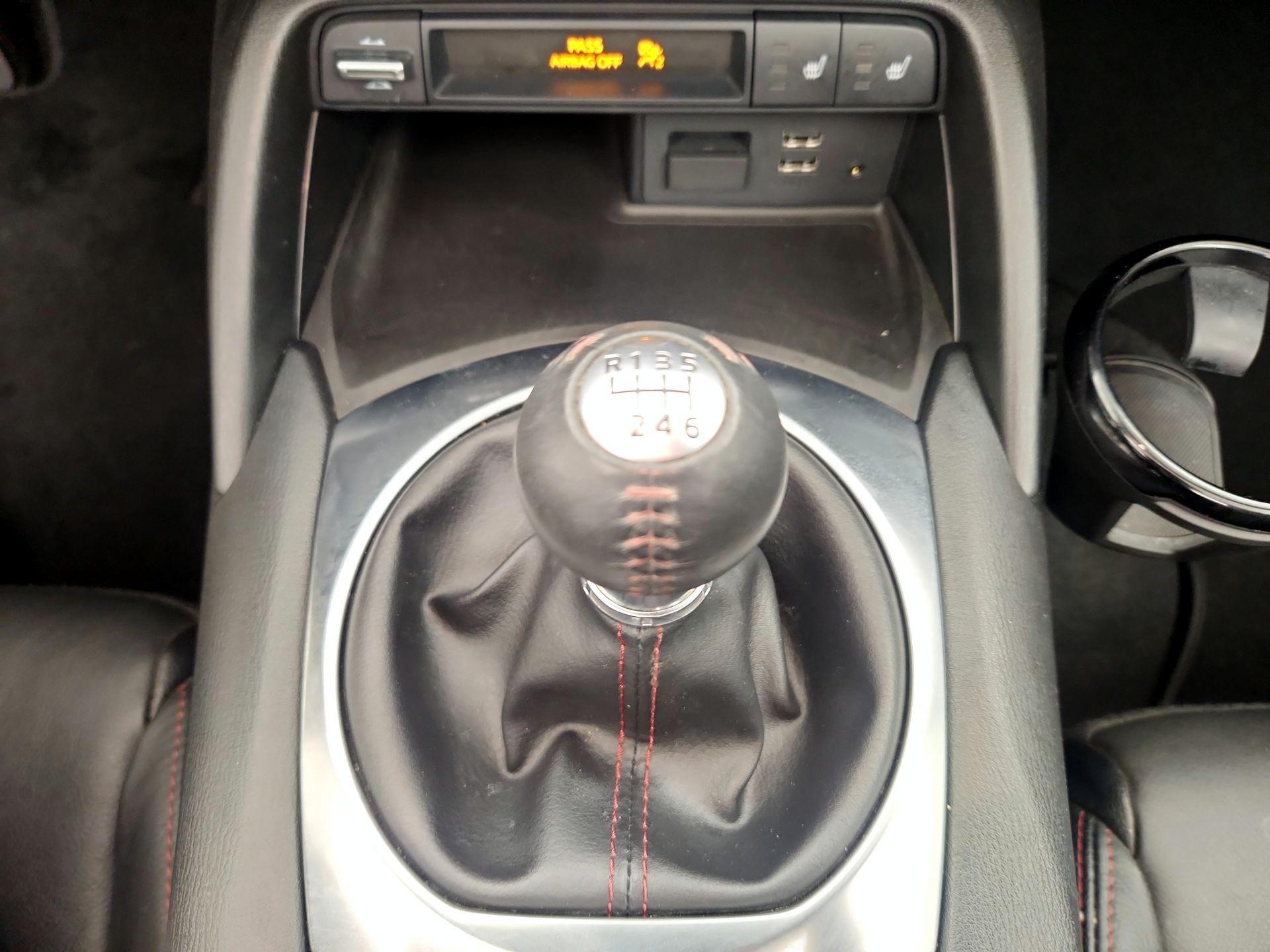 Thumbnail: 2019 Mazda MX-5 Miata - 17