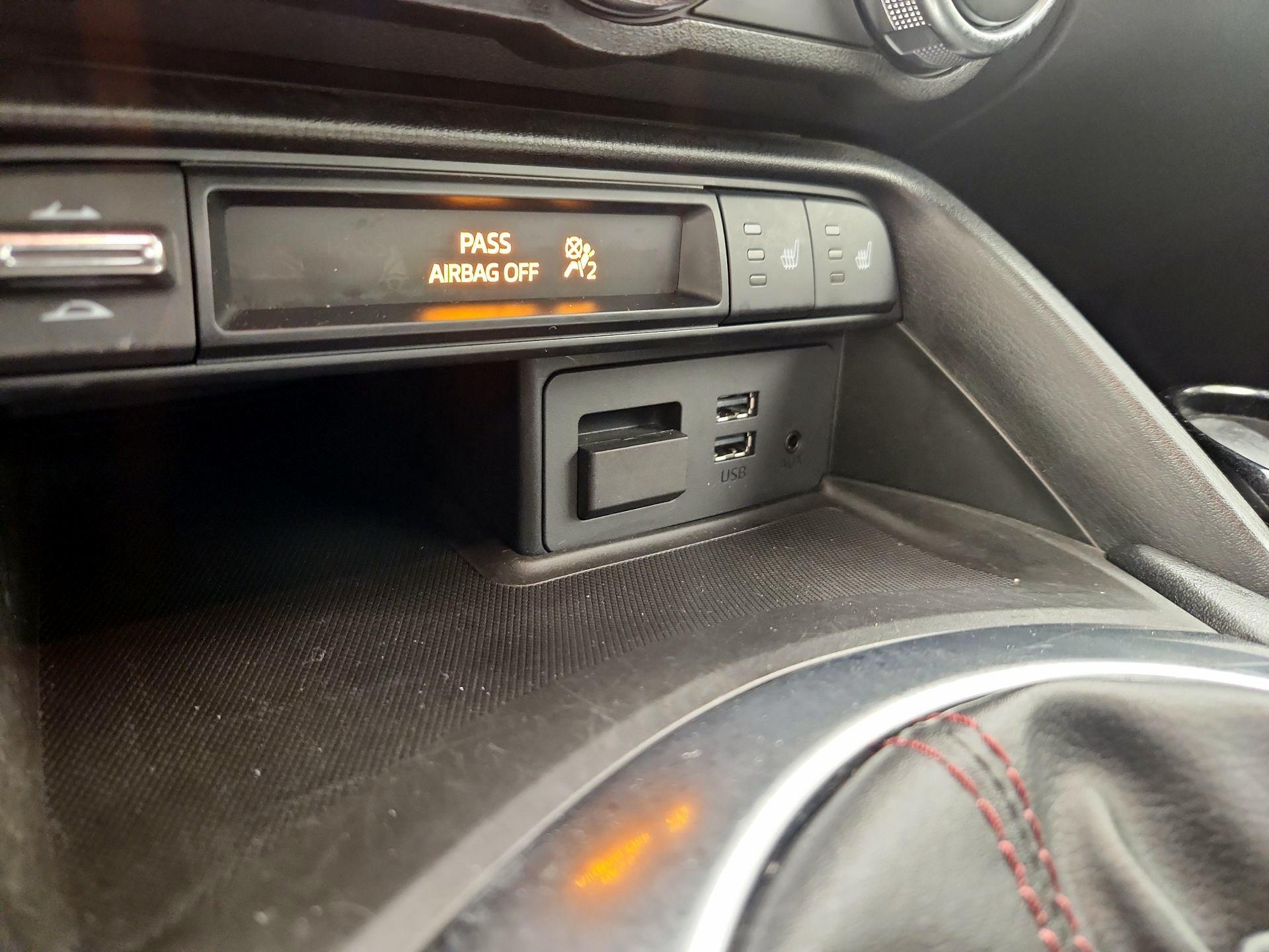 Thumbnail: 2019 Mazda MX-5 Miata - 18