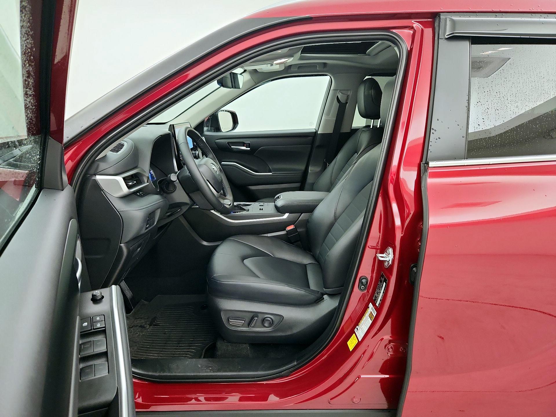 Thumbnail: 2025 Toyota Highlander - 11