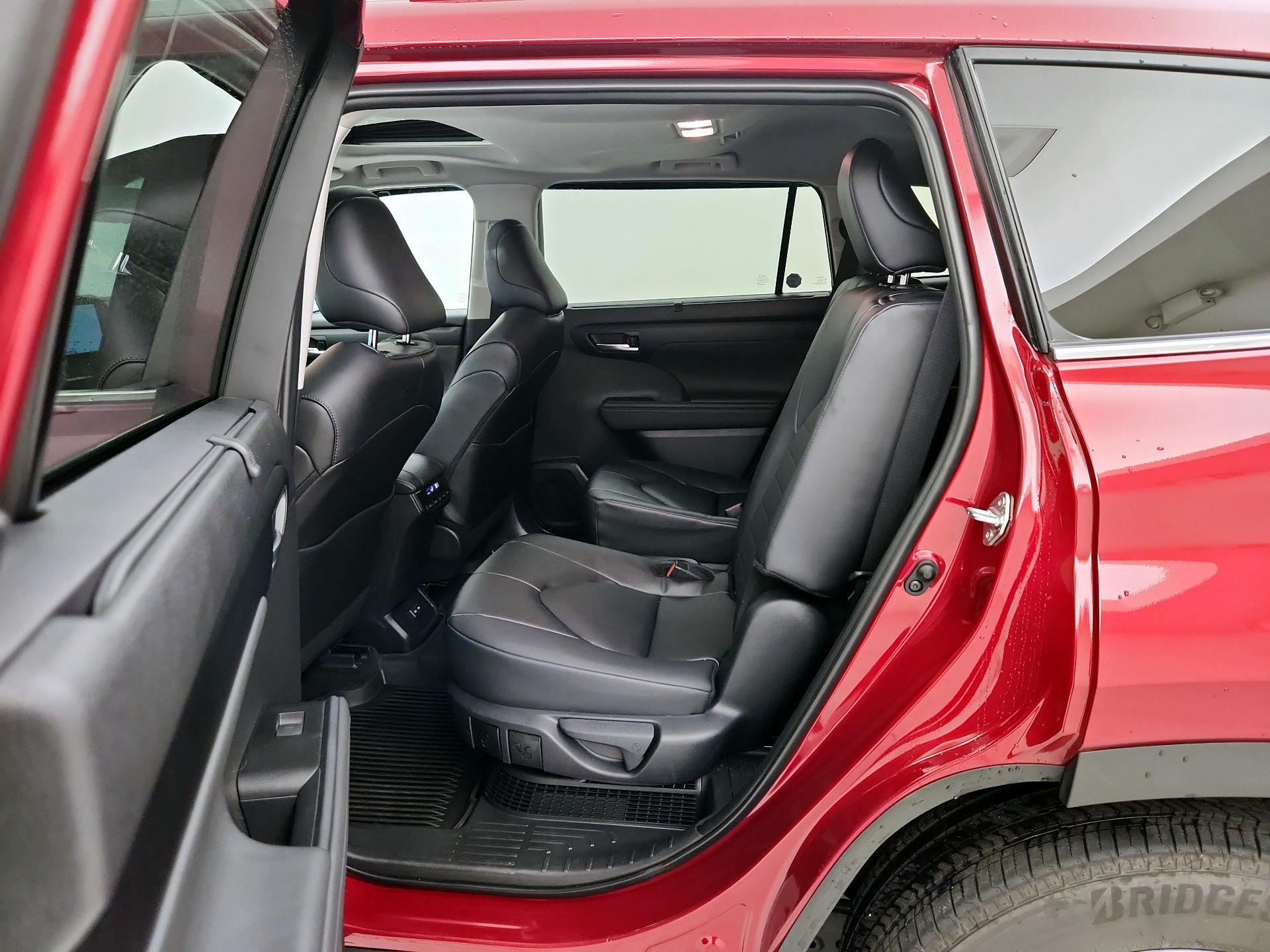 Thumbnail: 2025 Toyota Highlander - 20