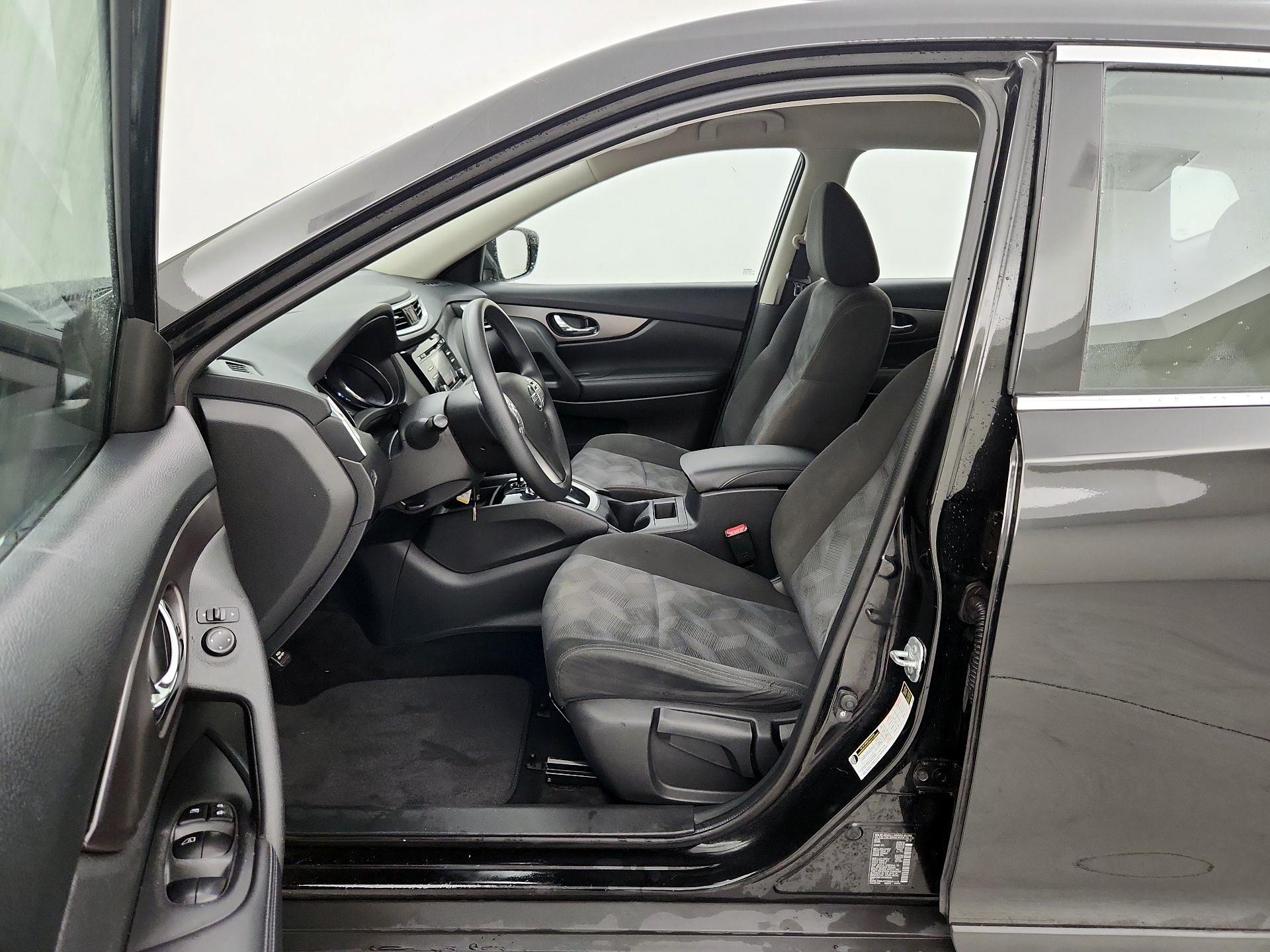 Thumbnail: 2016 Nissan Rogue - 11