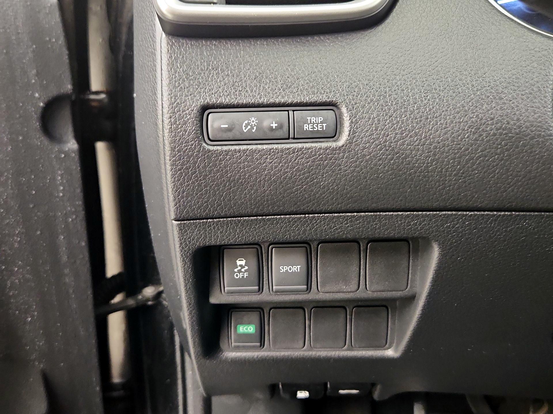 Thumbnail: 2016 Nissan Rogue - 13