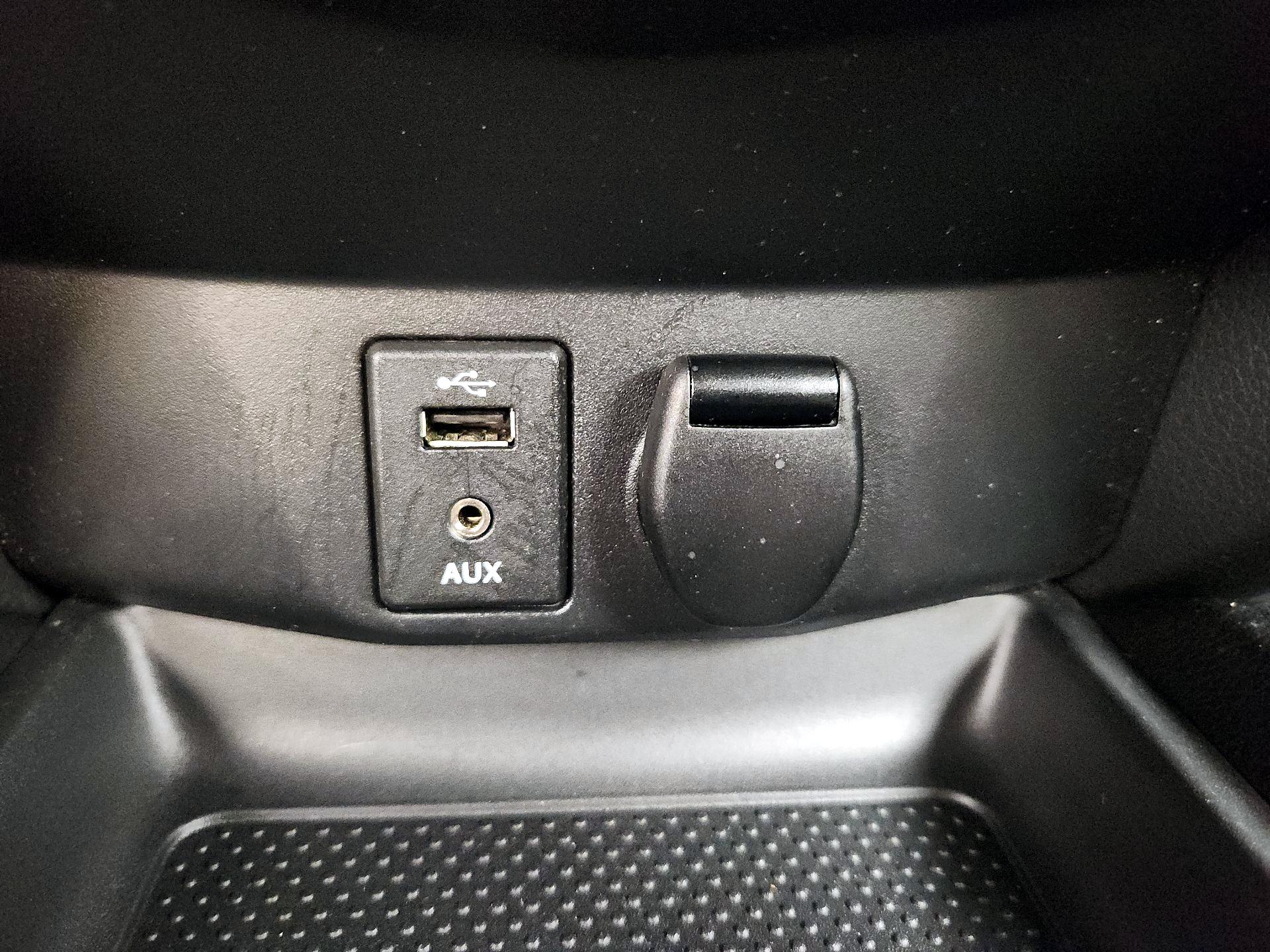 Thumbnail: 2016 Nissan Rogue - 18