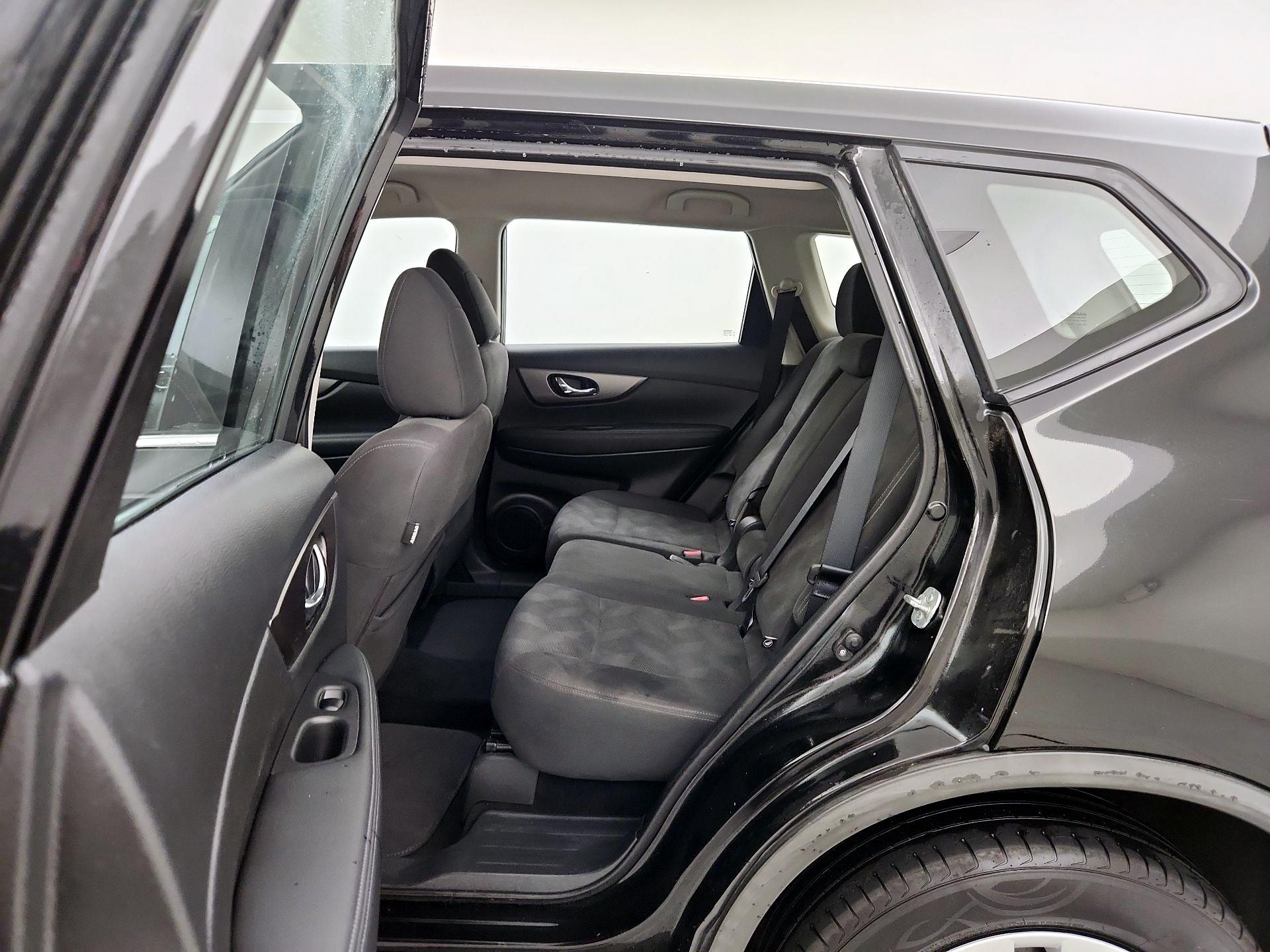 Thumbnail: 2016 Nissan Rogue - 19