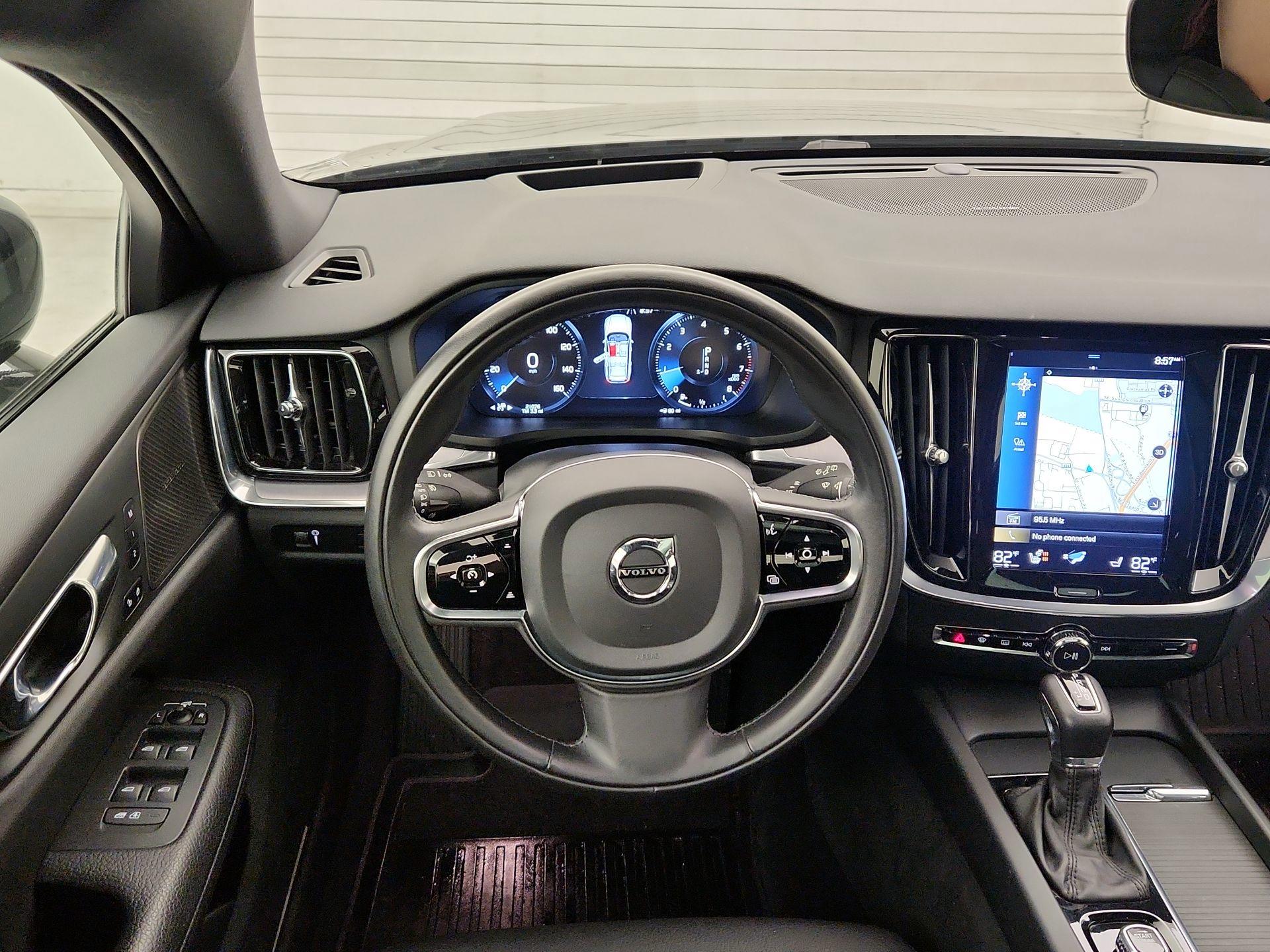 Thumbnail: 2020 Volvo V60 - 10