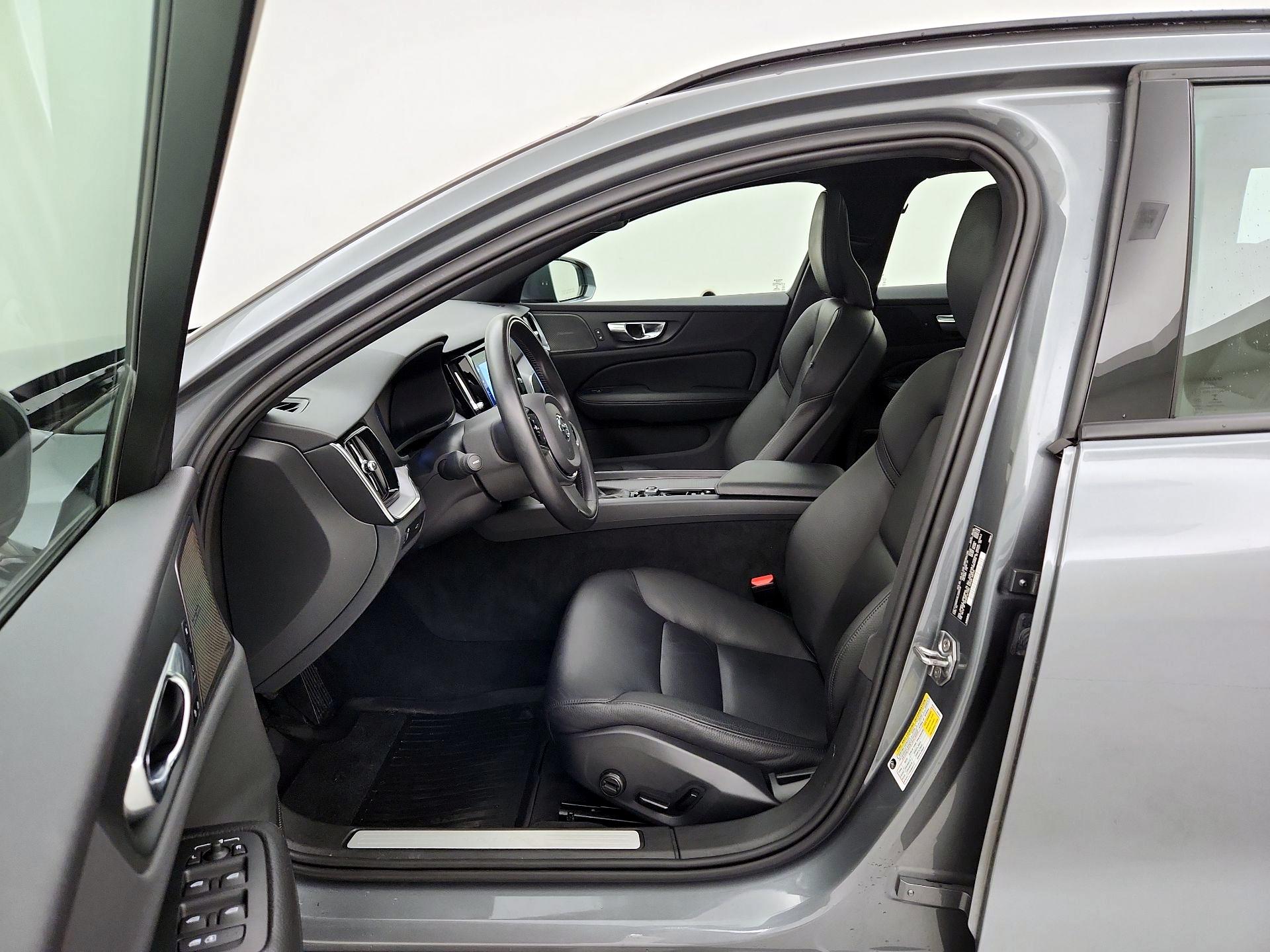 Thumbnail: 2020 Volvo V60 - 11