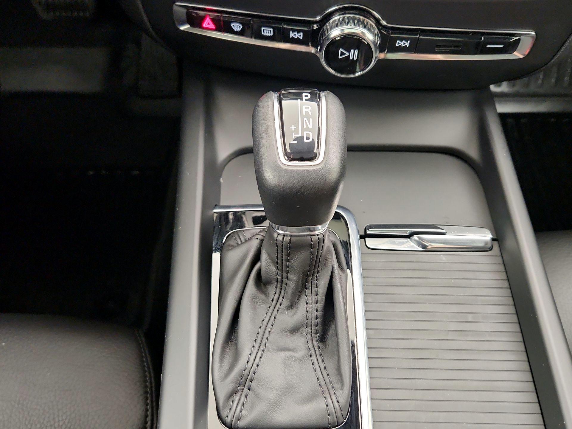 Thumbnail: 2020 Volvo V60 - 18