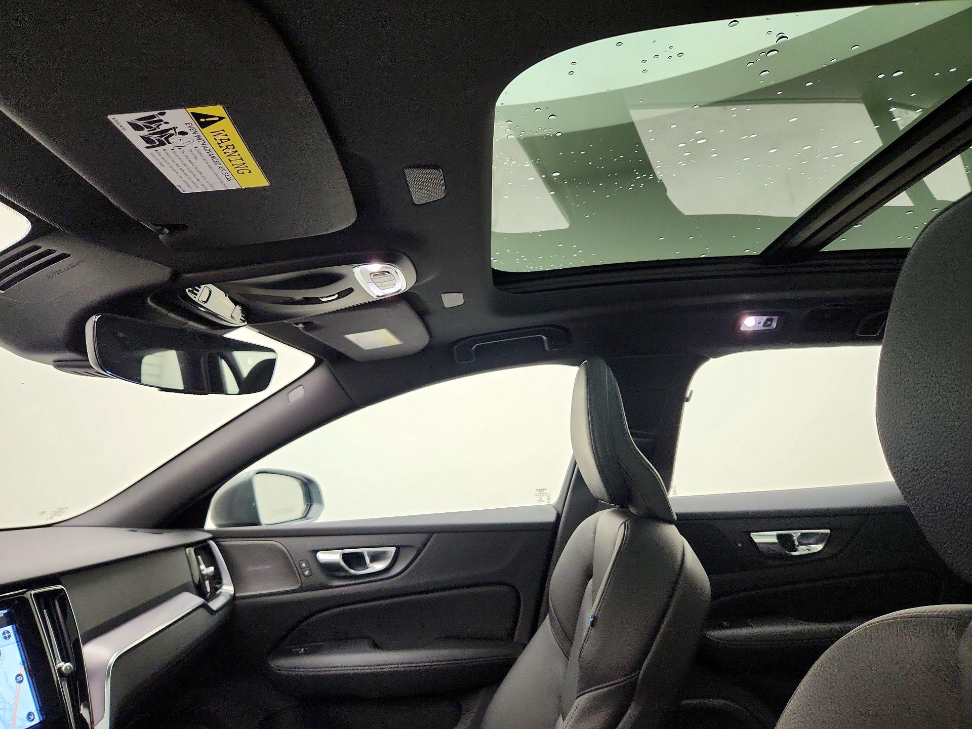 Thumbnail: 2020 Volvo V60 - 20