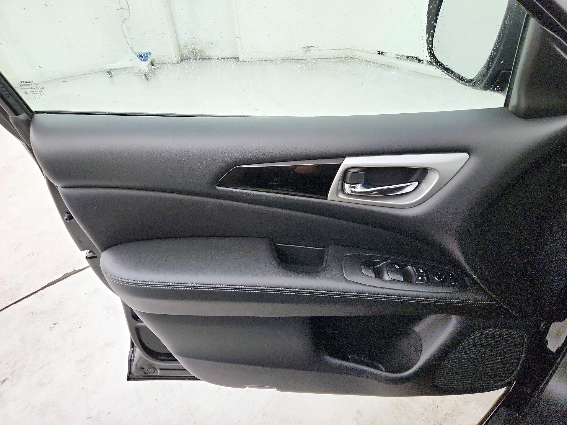 Thumbnail: 2020 Nissan Pathfinder - 12