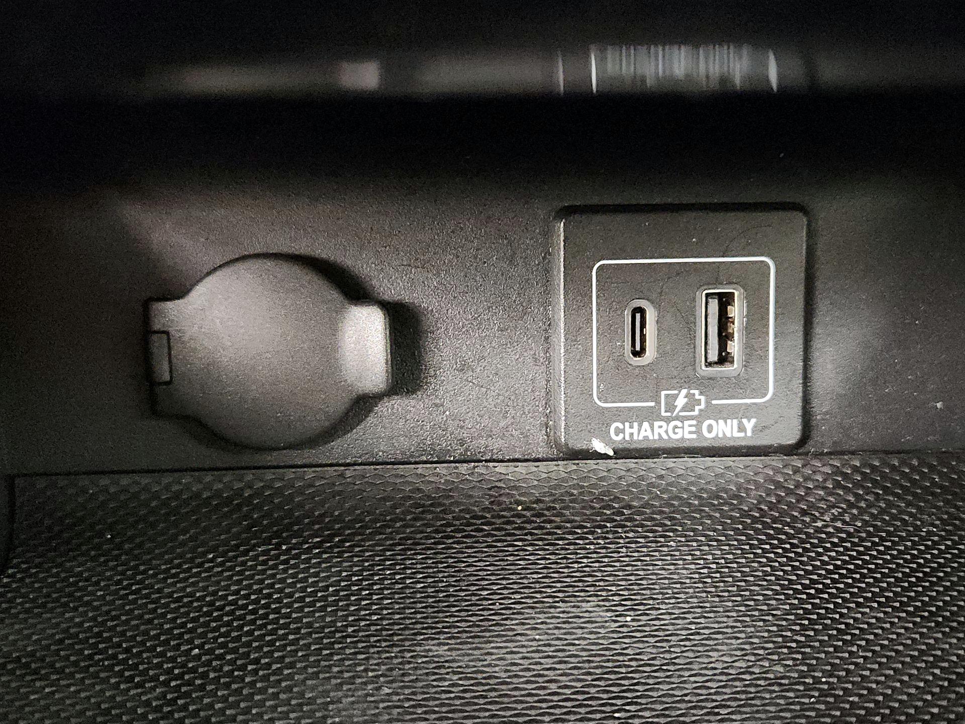 Thumbnail: 2020 Nissan Pathfinder - 18