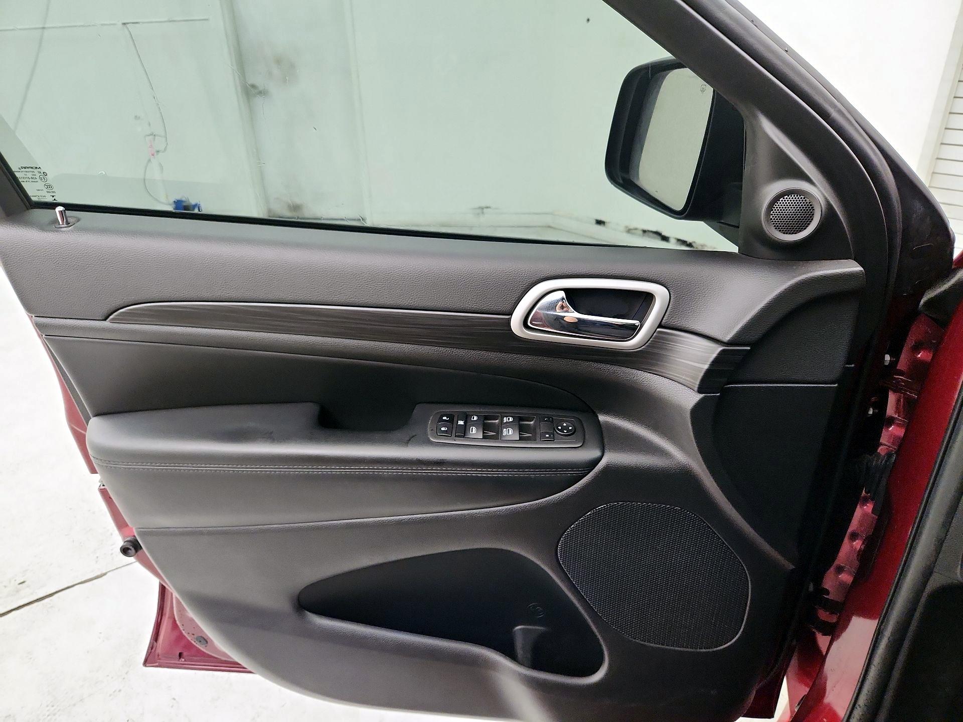 Thumbnail: 2022 Jeep Grand Cherokee - 12