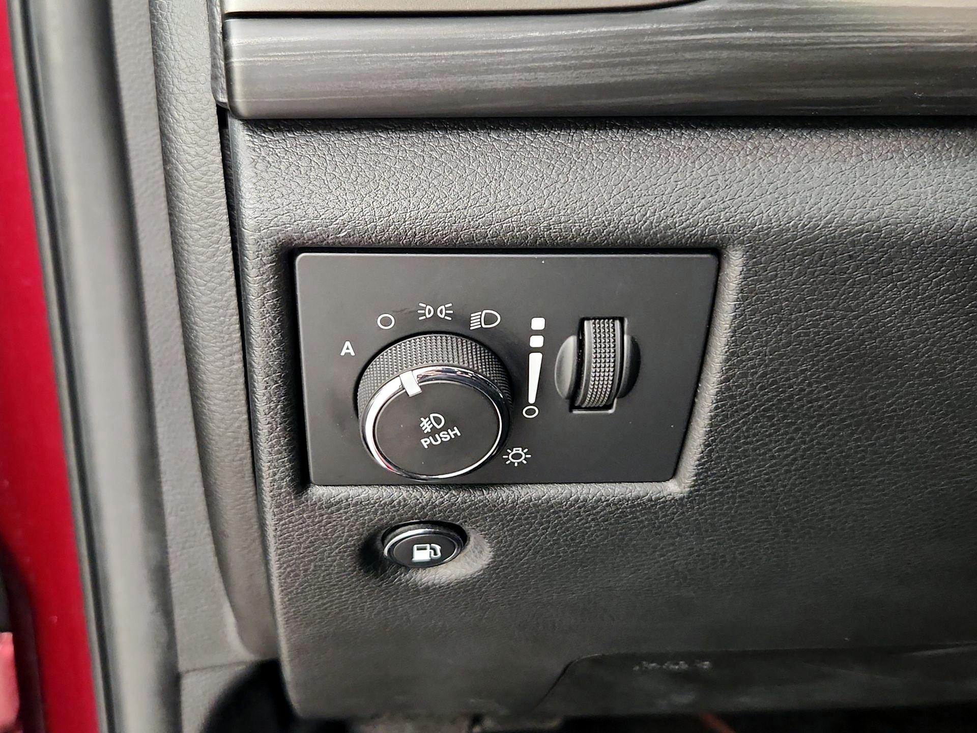 Thumbnail: 2022 Jeep Grand Cherokee - 13