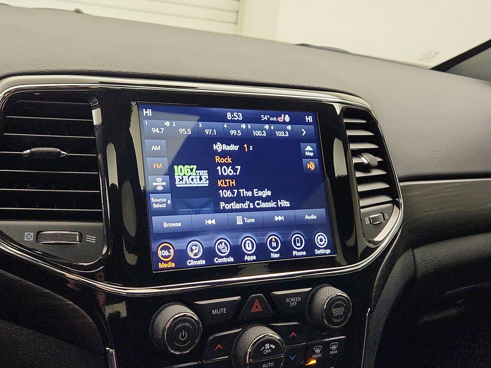 Thumbnail: 2022 Jeep Grand Cherokee - 16