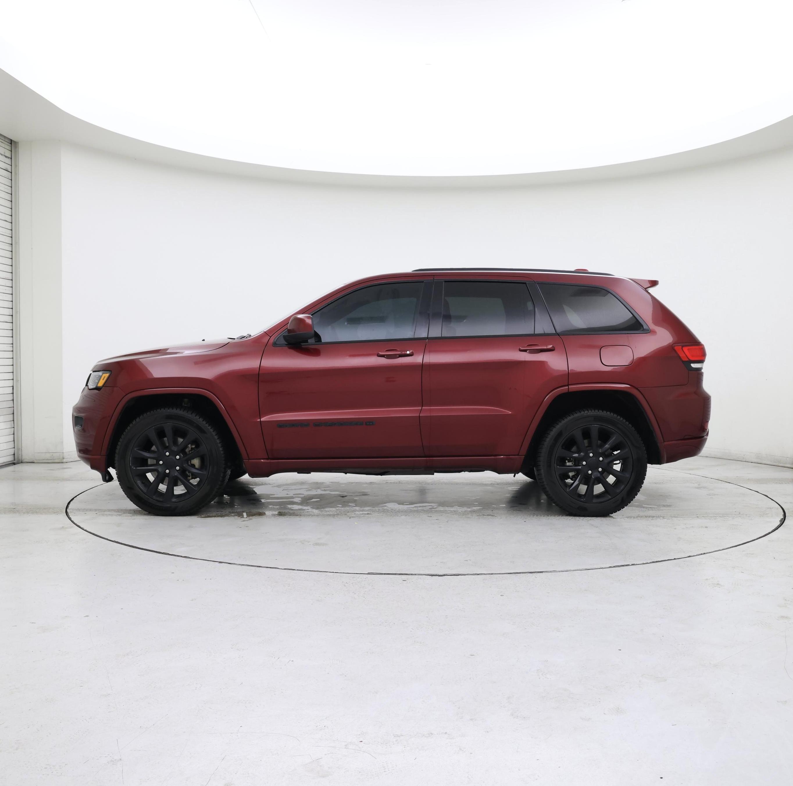 Thumbnail: 2022 Jeep Grand Cherokee - 3
