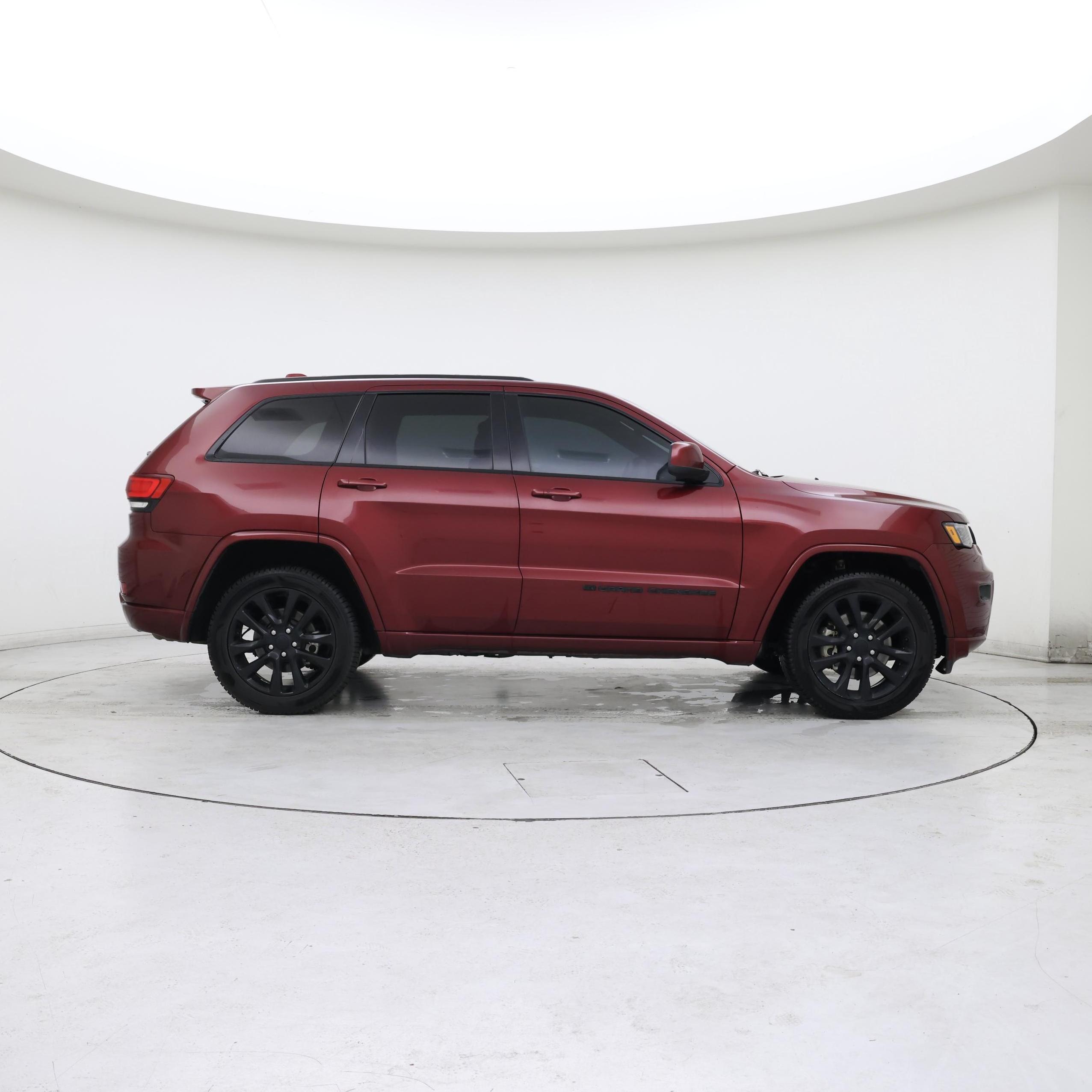 Thumbnail: 2022 Jeep Grand Cherokee - 7