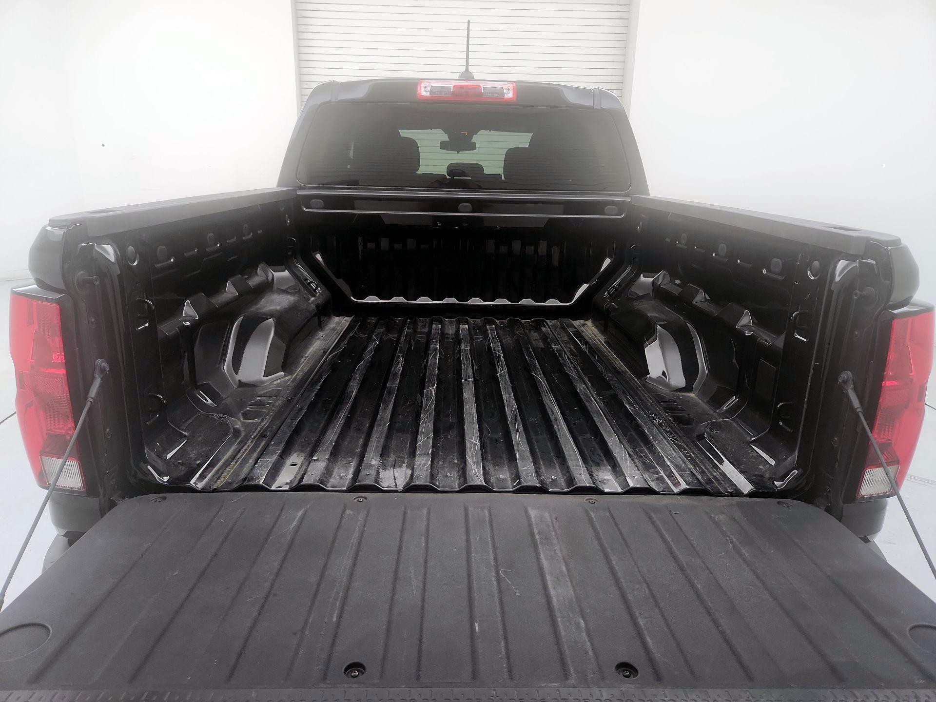 Thumbnail: 2023 Chevrolet Colorado - 20