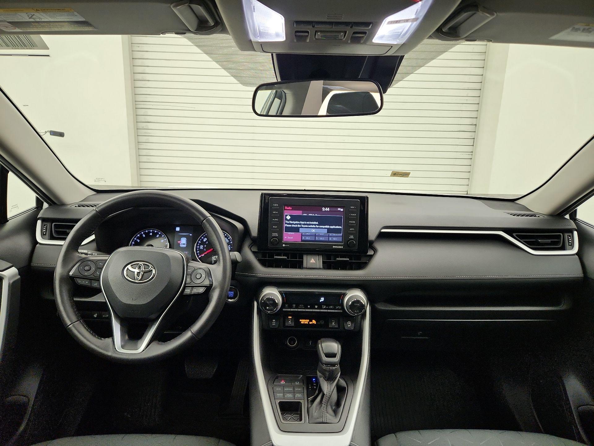 Thumbnail: 2022 Toyota RAV4 - 9