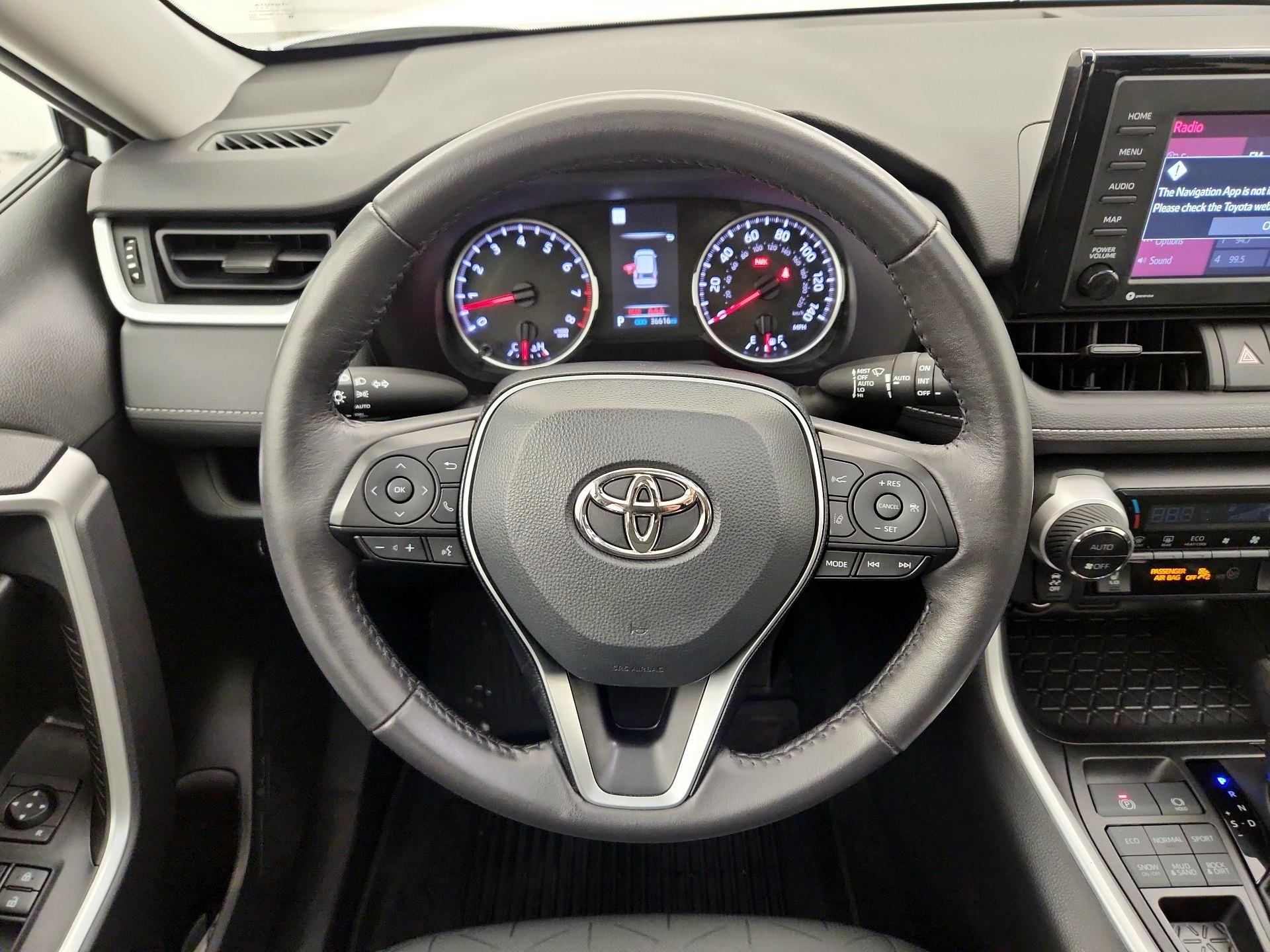 Thumbnail: 2022 Toyota RAV4 - 10