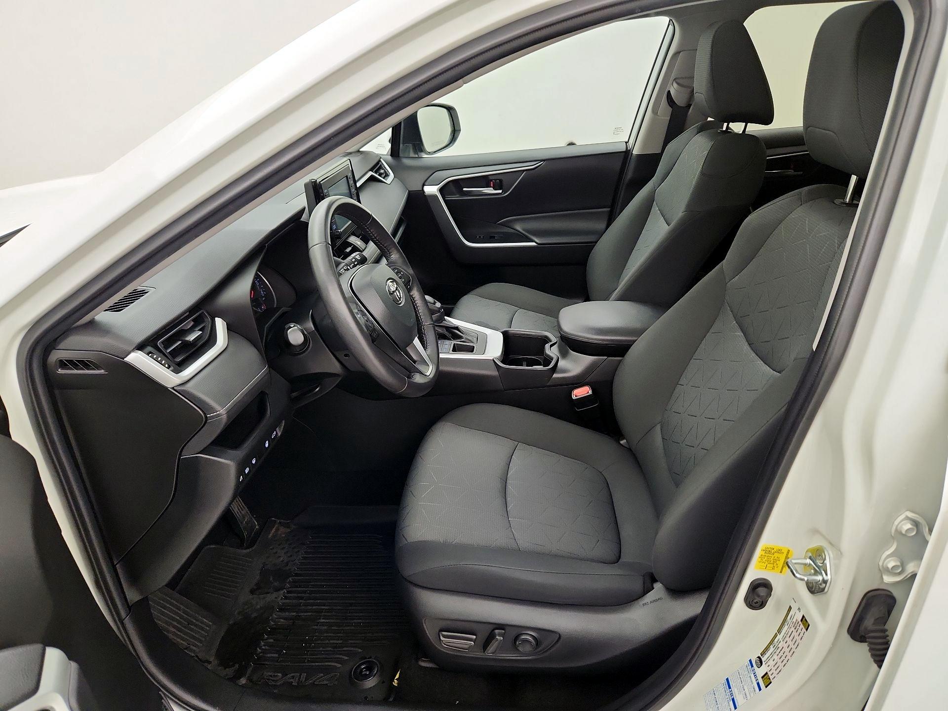 Thumbnail: 2022 Toyota RAV4 - 11