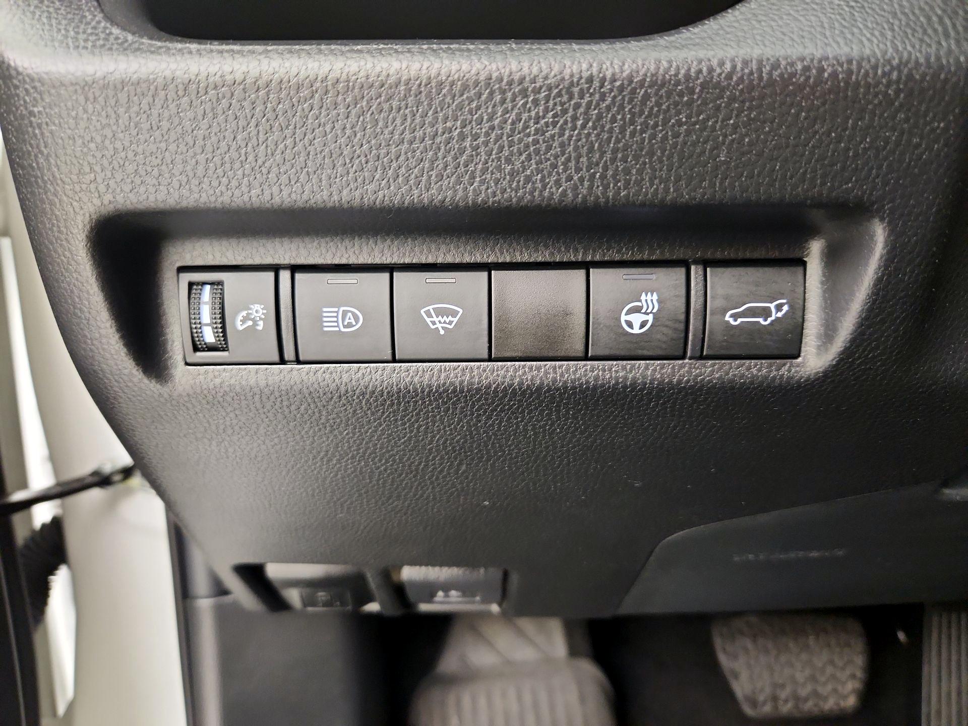 Thumbnail: 2022 Toyota RAV4 - 13