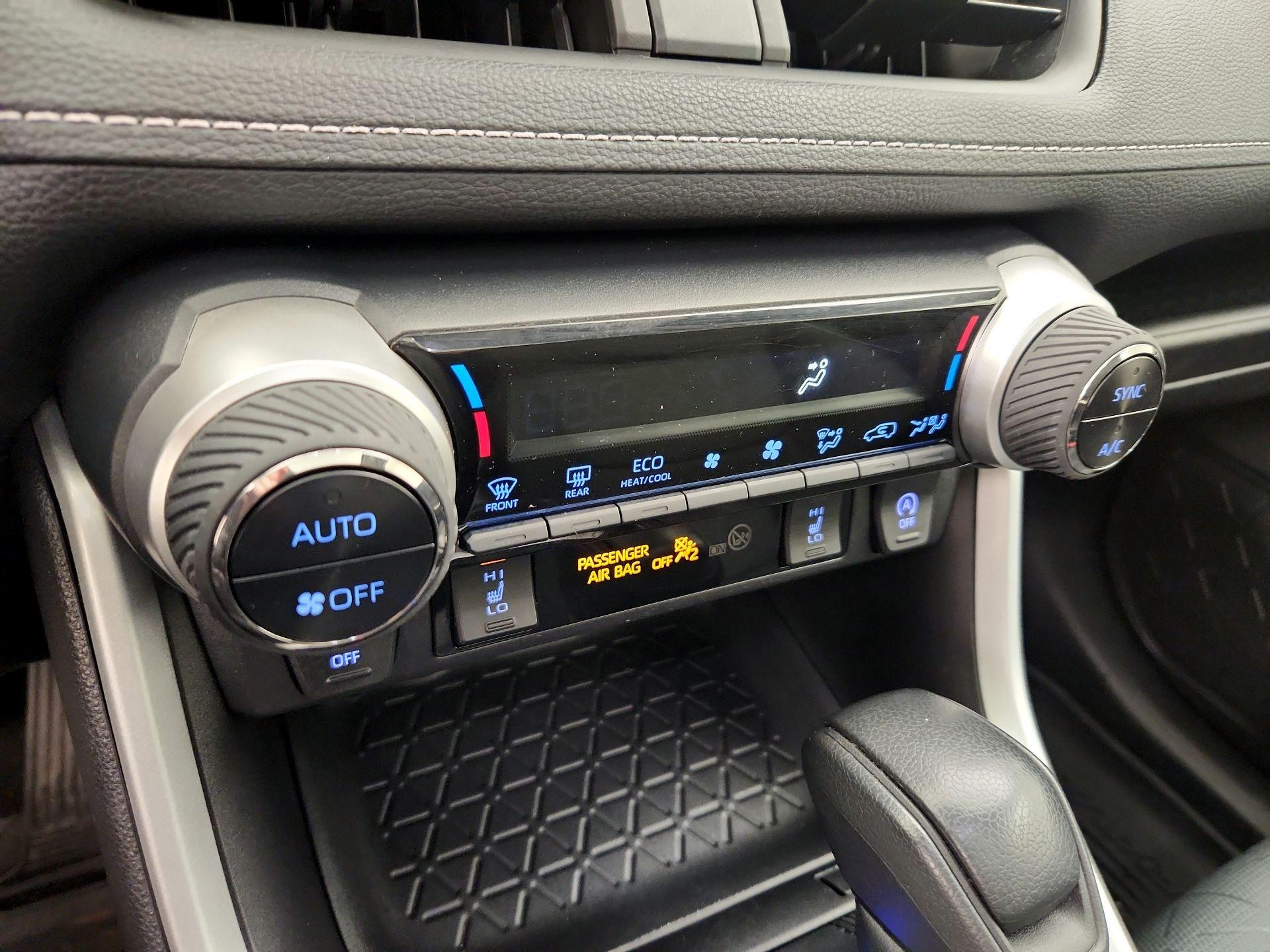 Thumbnail: 2022 Toyota RAV4 - 16