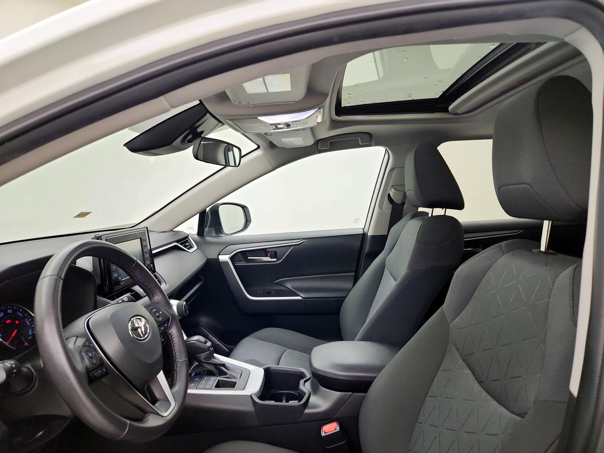 Thumbnail: 2022 Toyota RAV4 - 19