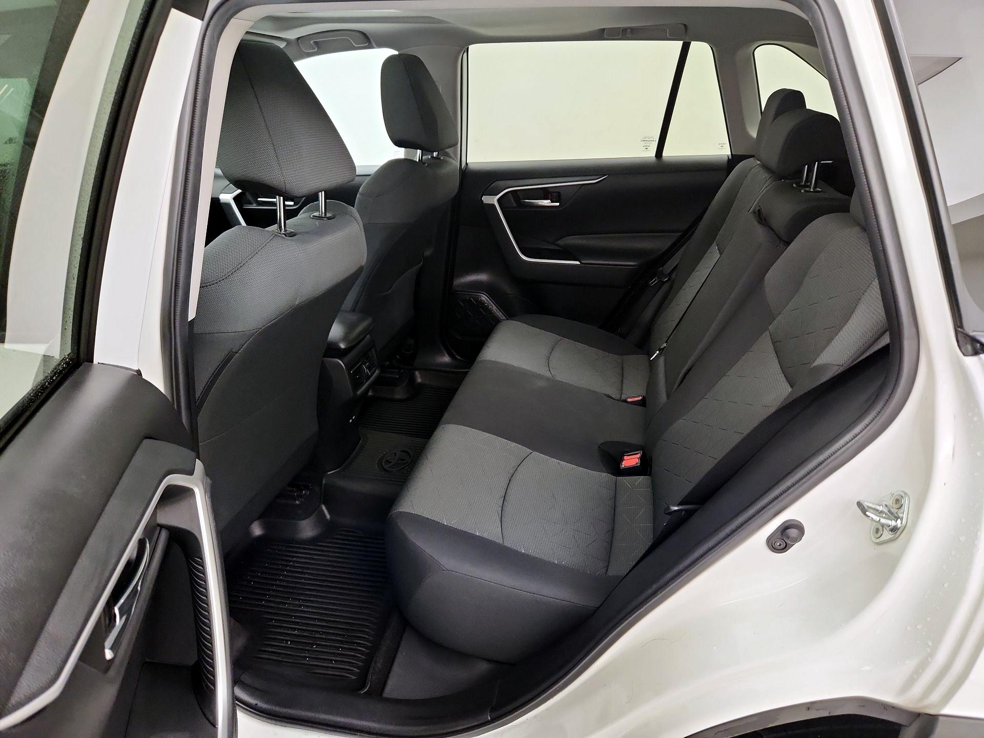 Thumbnail: 2022 Toyota RAV4 - 20