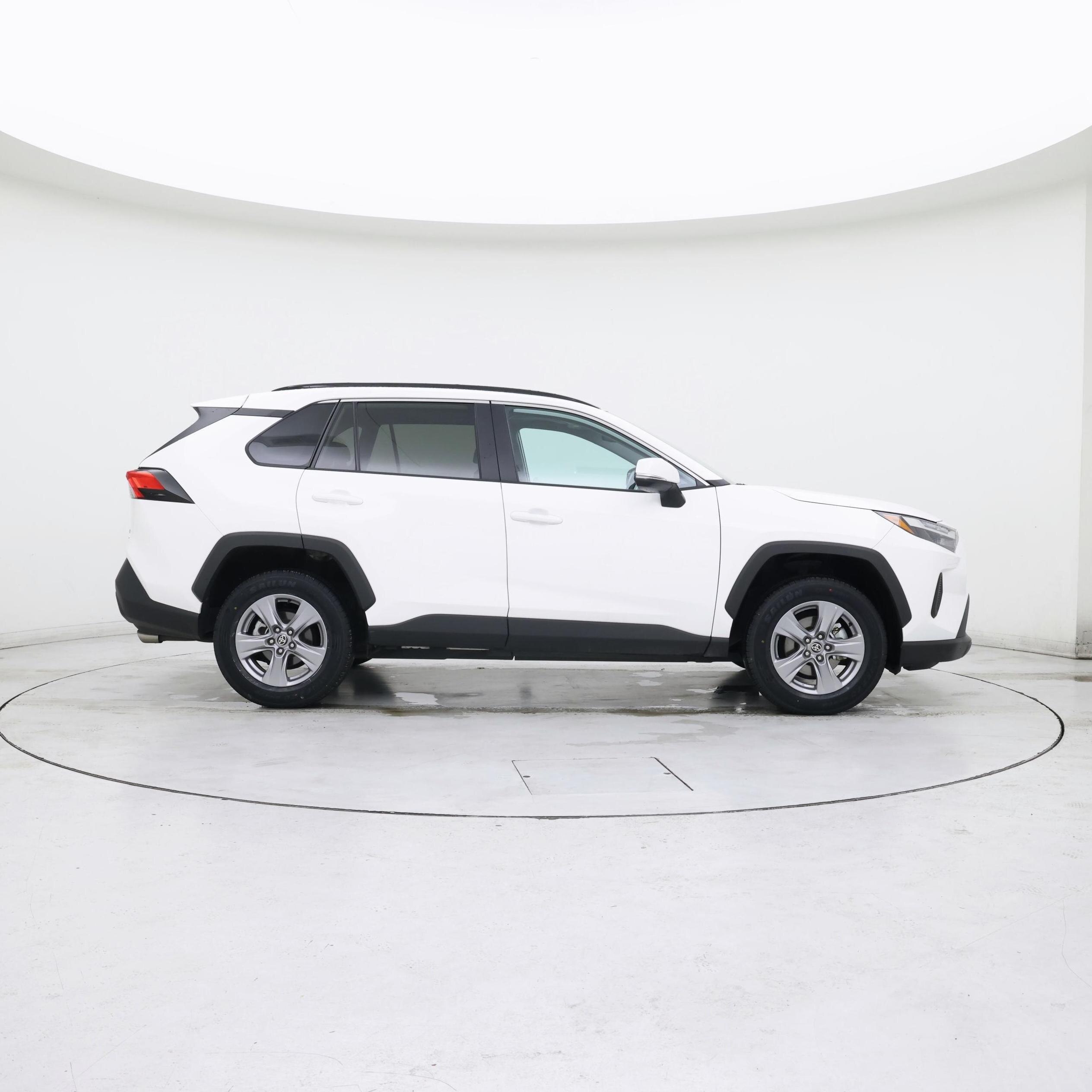 Thumbnail: 2022 Toyota RAV4 - 7