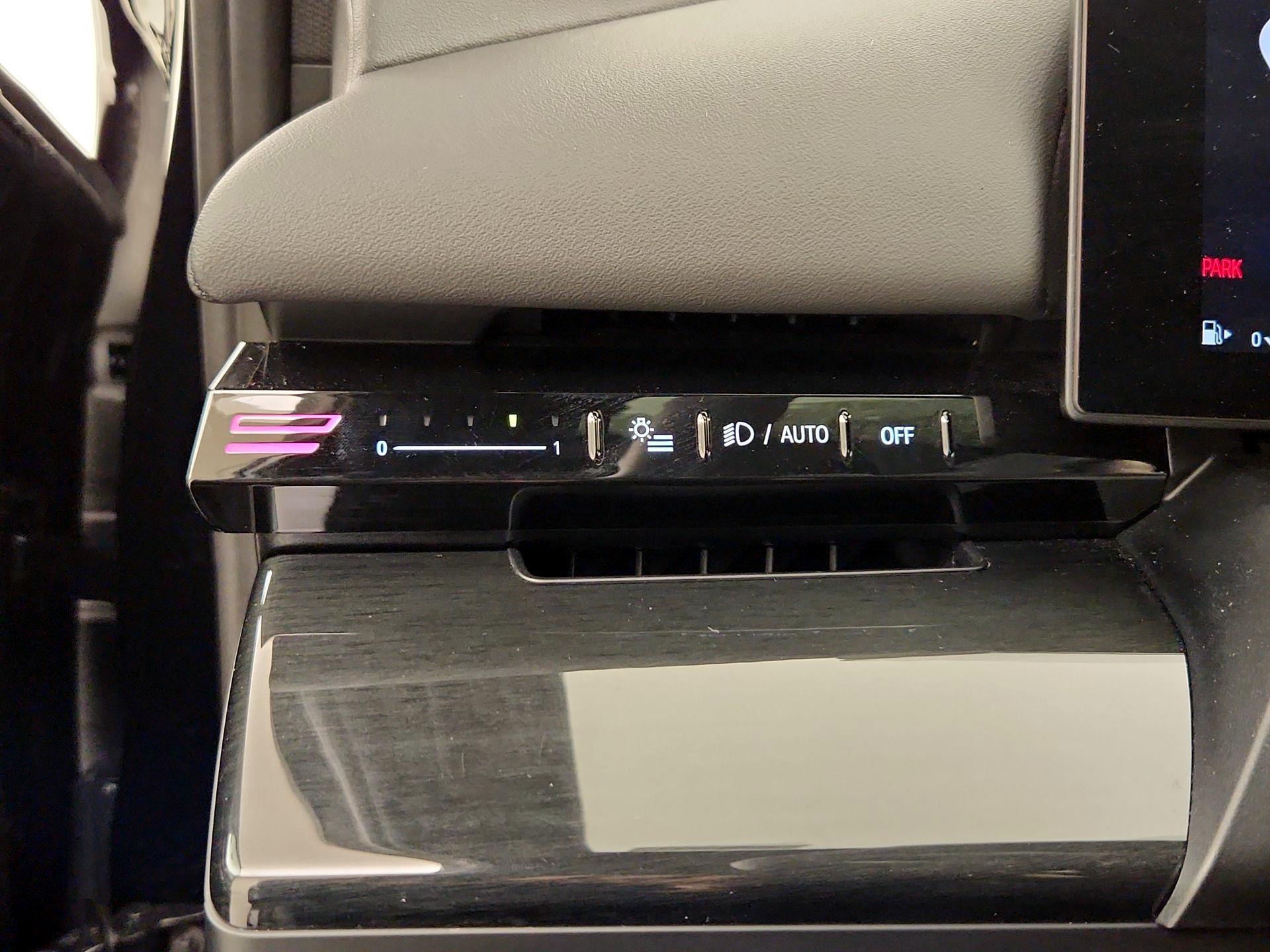 Thumbnail: 2025 BMW 5 Series - 13