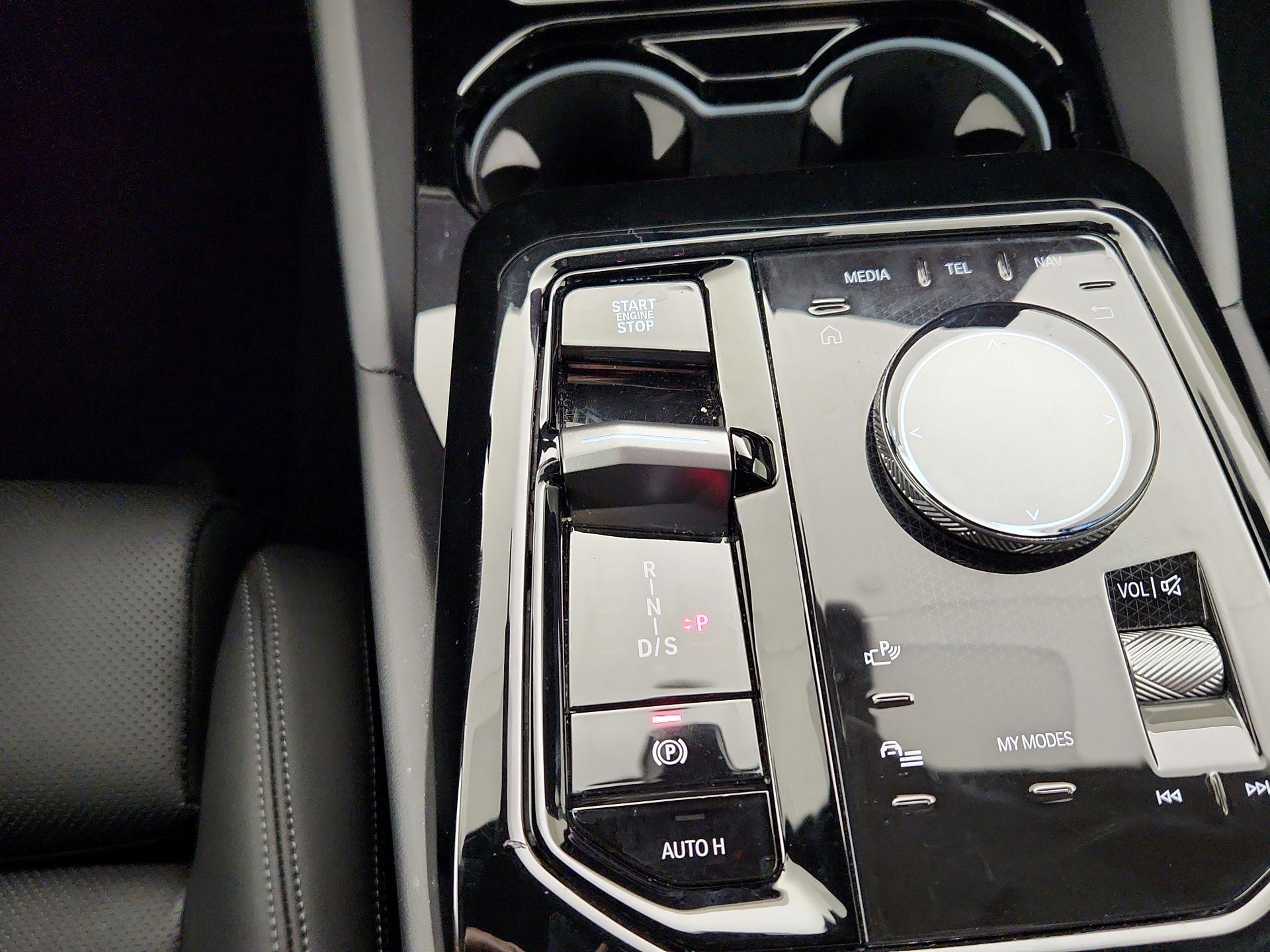 Thumbnail: 2025 BMW 5 Series - 18