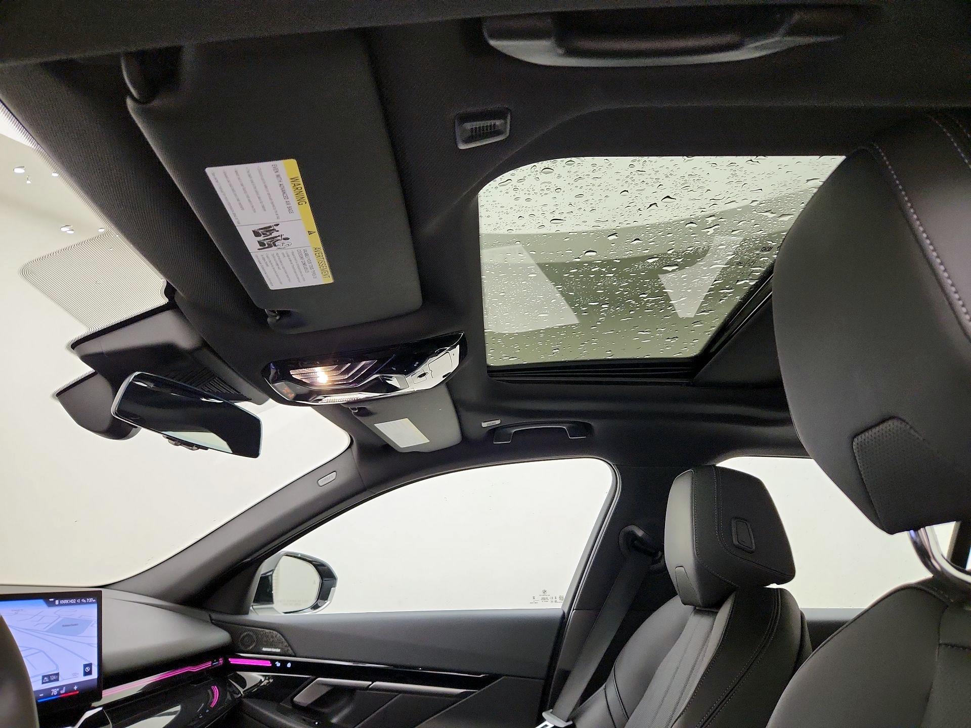 Thumbnail: 2025 BMW 5 Series - 20