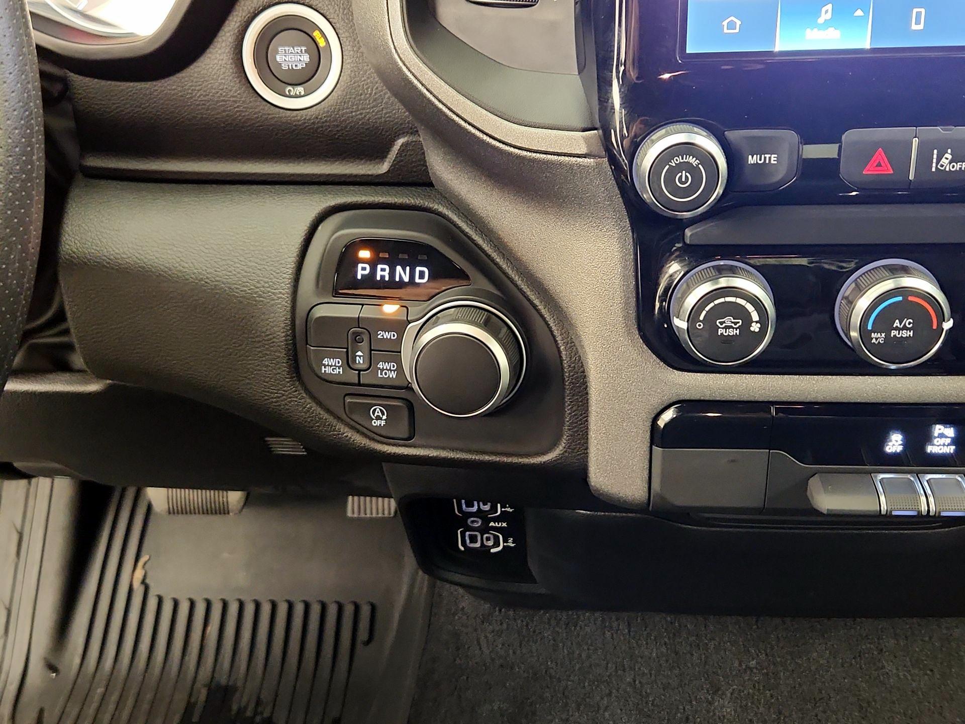 Thumbnail: 2025 RAM 1500 - 17