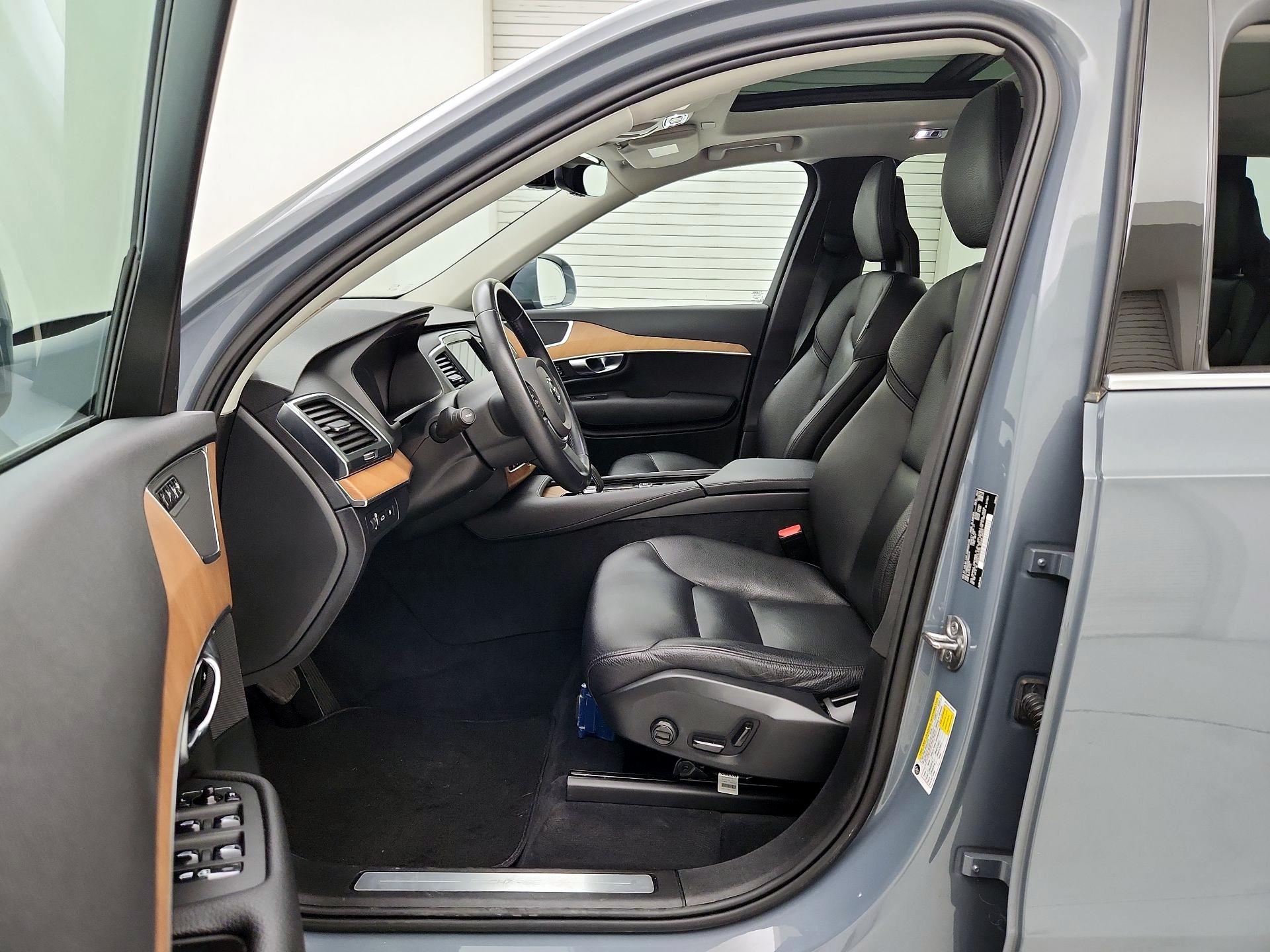 Thumbnail: 2022 Volvo XC90 - 11