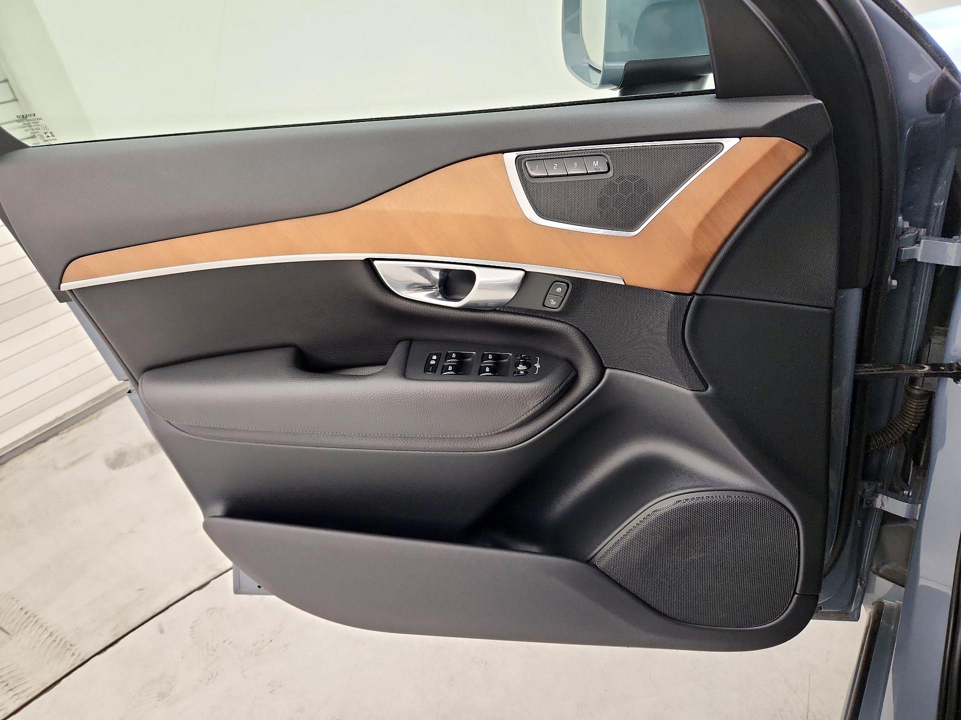 Thumbnail: 2022 Volvo XC90 - 12