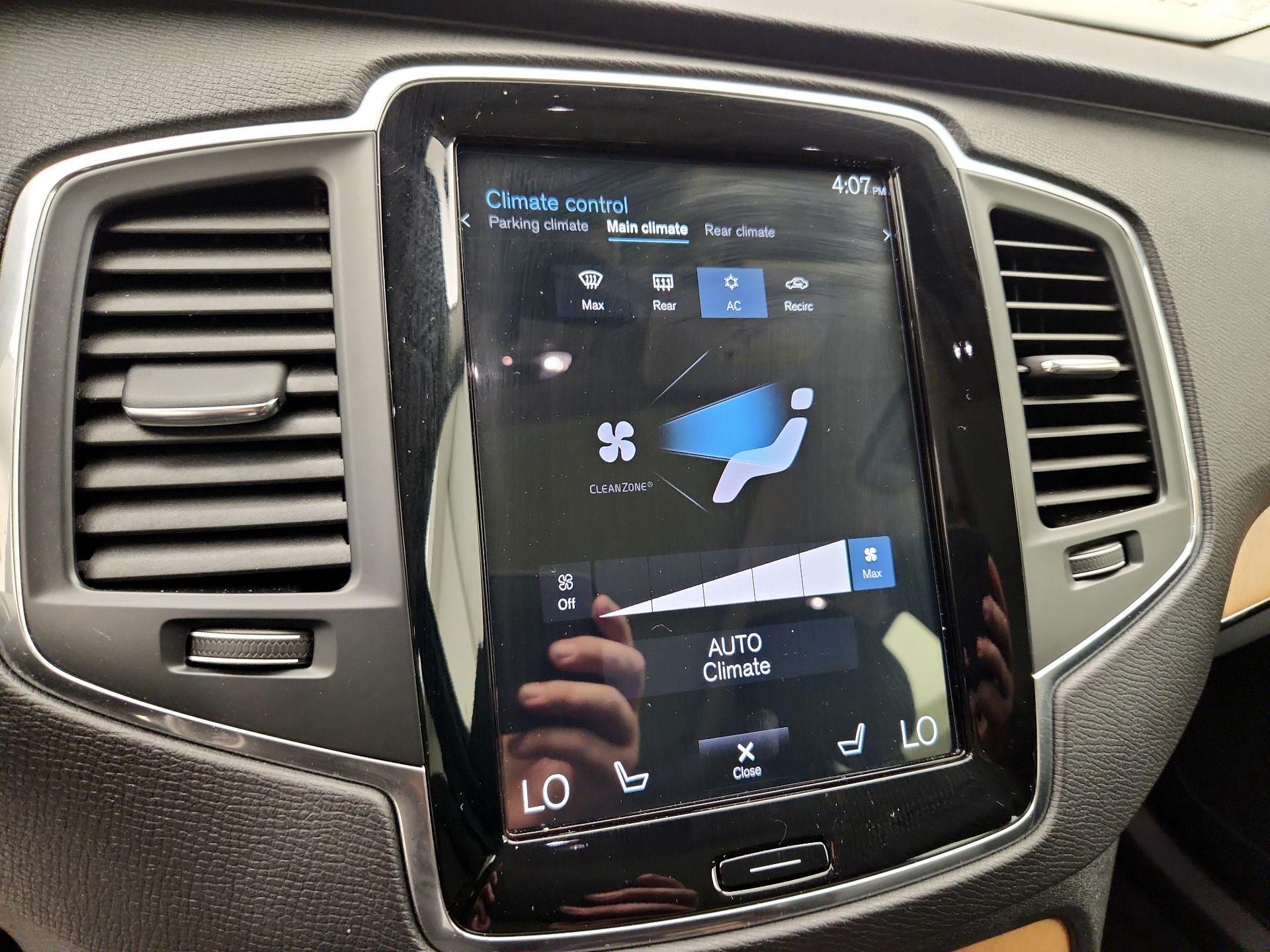 Thumbnail: 2022 Volvo XC90 - 17