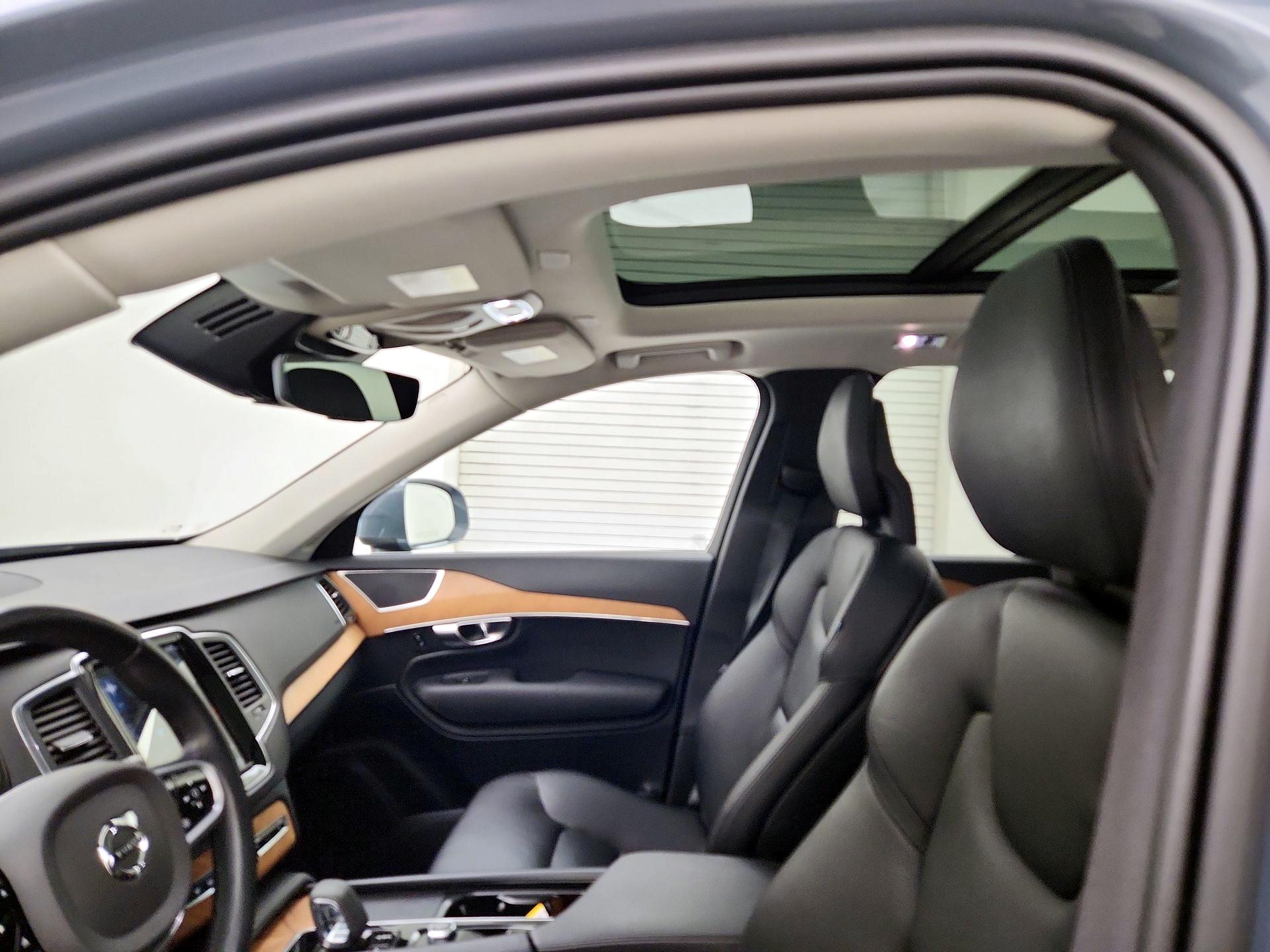 Thumbnail: 2022 Volvo XC90 - 20