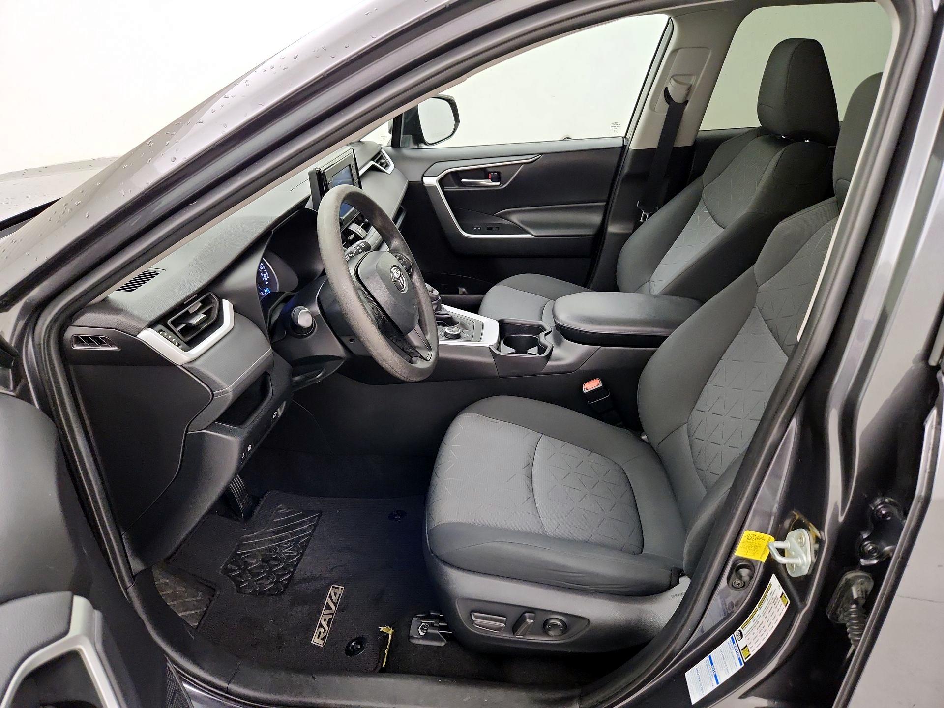 Thumbnail: 2020 Toyota RAV4 - 11