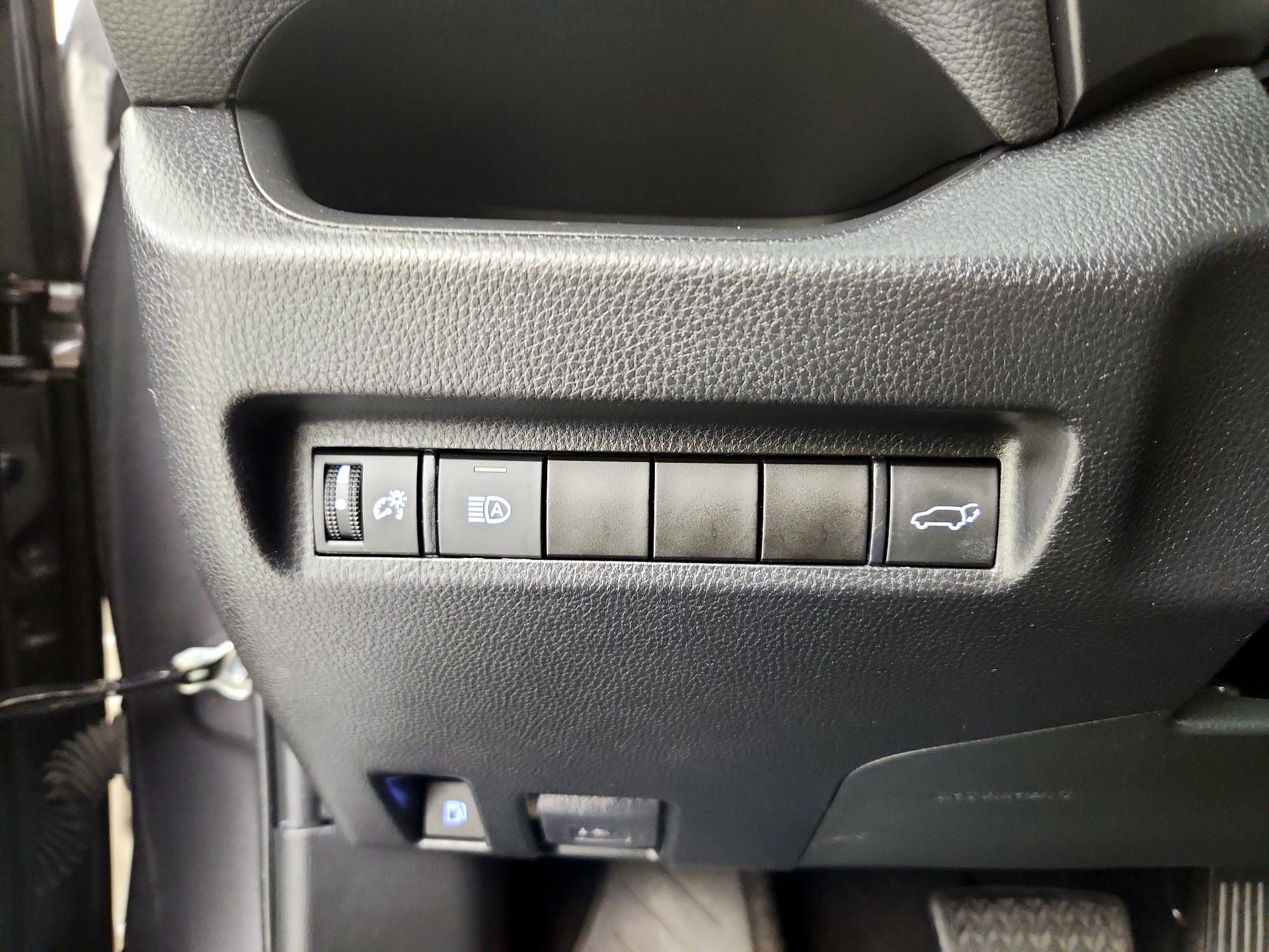 Thumbnail: 2020 Toyota RAV4 - 13