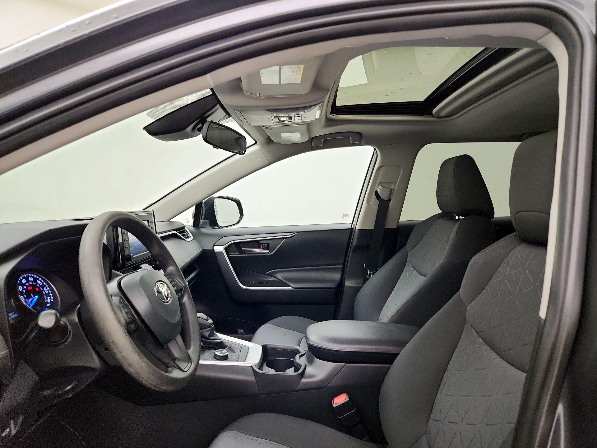 Thumbnail: 2020 Toyota RAV4 - 19